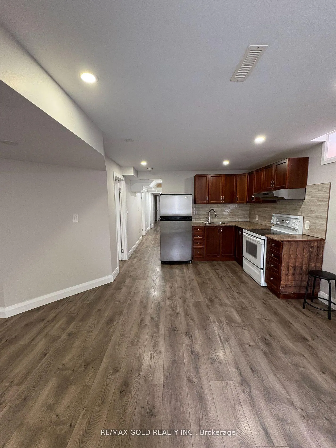 Photo 1 of Unit Bsmt, 87 Algoma Drive, Vaughan, Kleinburg — HOMEH