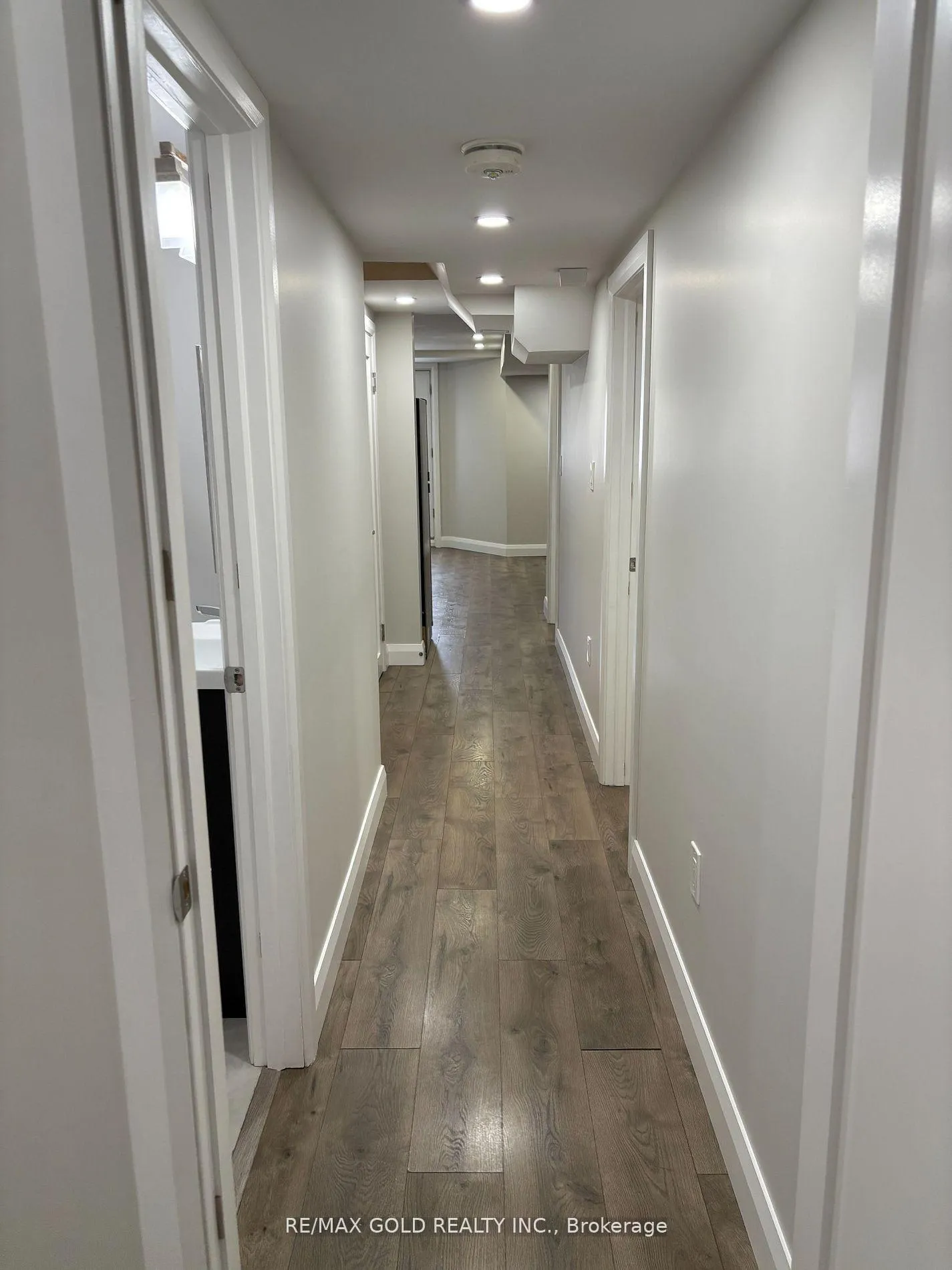 Photo 2 of Unit Bsmt, 87 Algoma Drive, Vaughan, Kleinburg — HOMEH