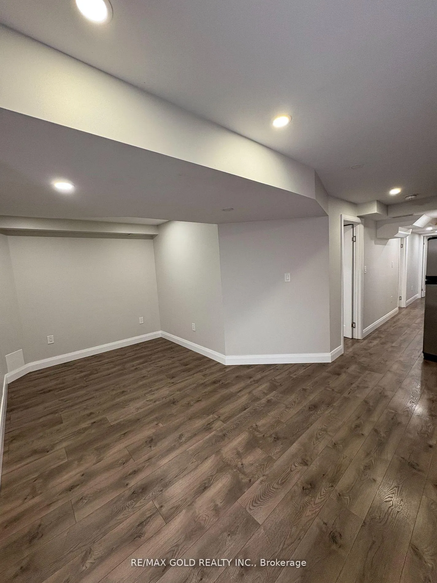 Photo 5 of Unit Bsmt, 87 Algoma Drive, Vaughan, Kleinburg — HOMEH