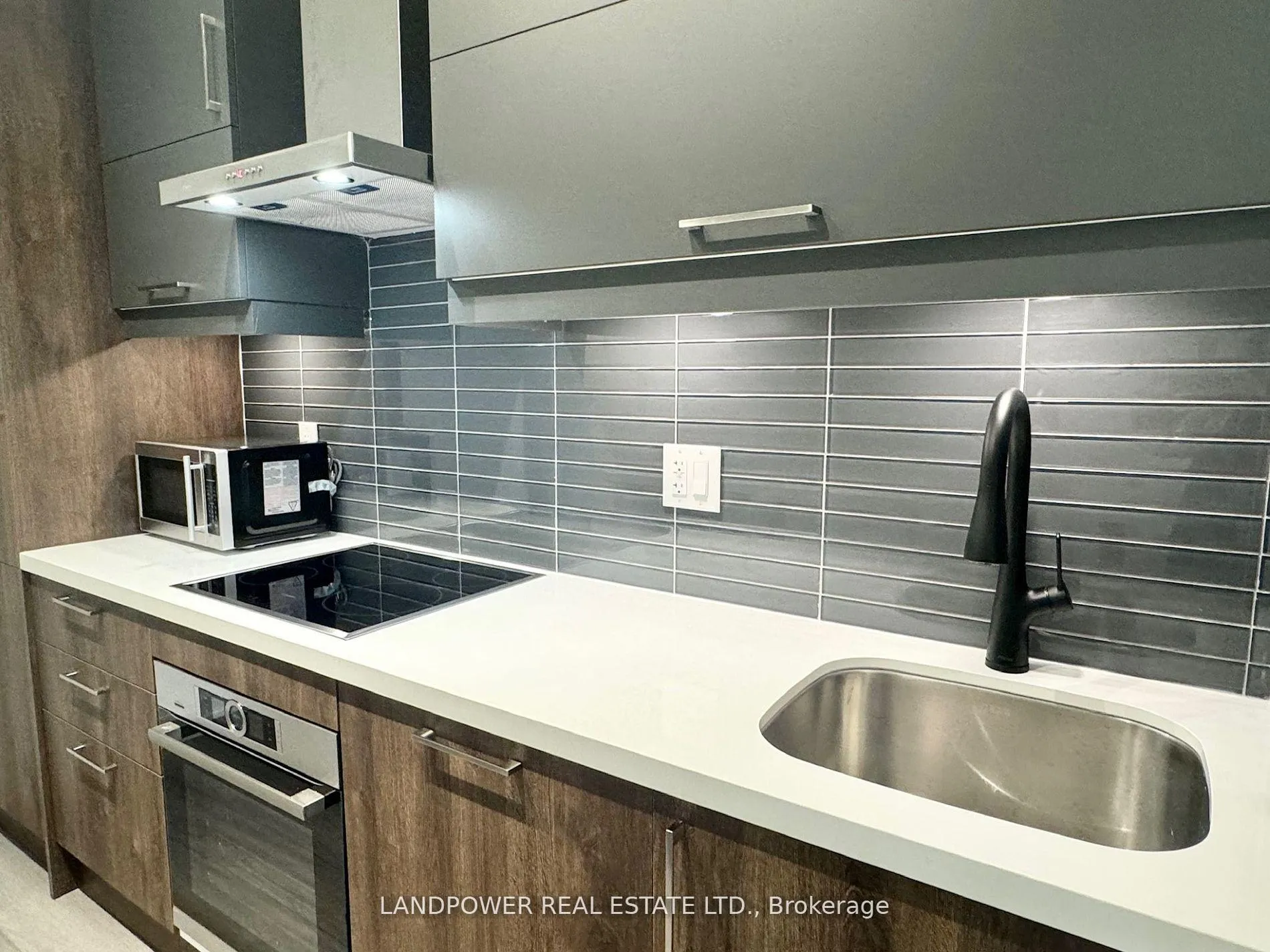 Photo 3 of Unit 604, 8119 Birchmount Road, Markham, Unionville — HOMEH