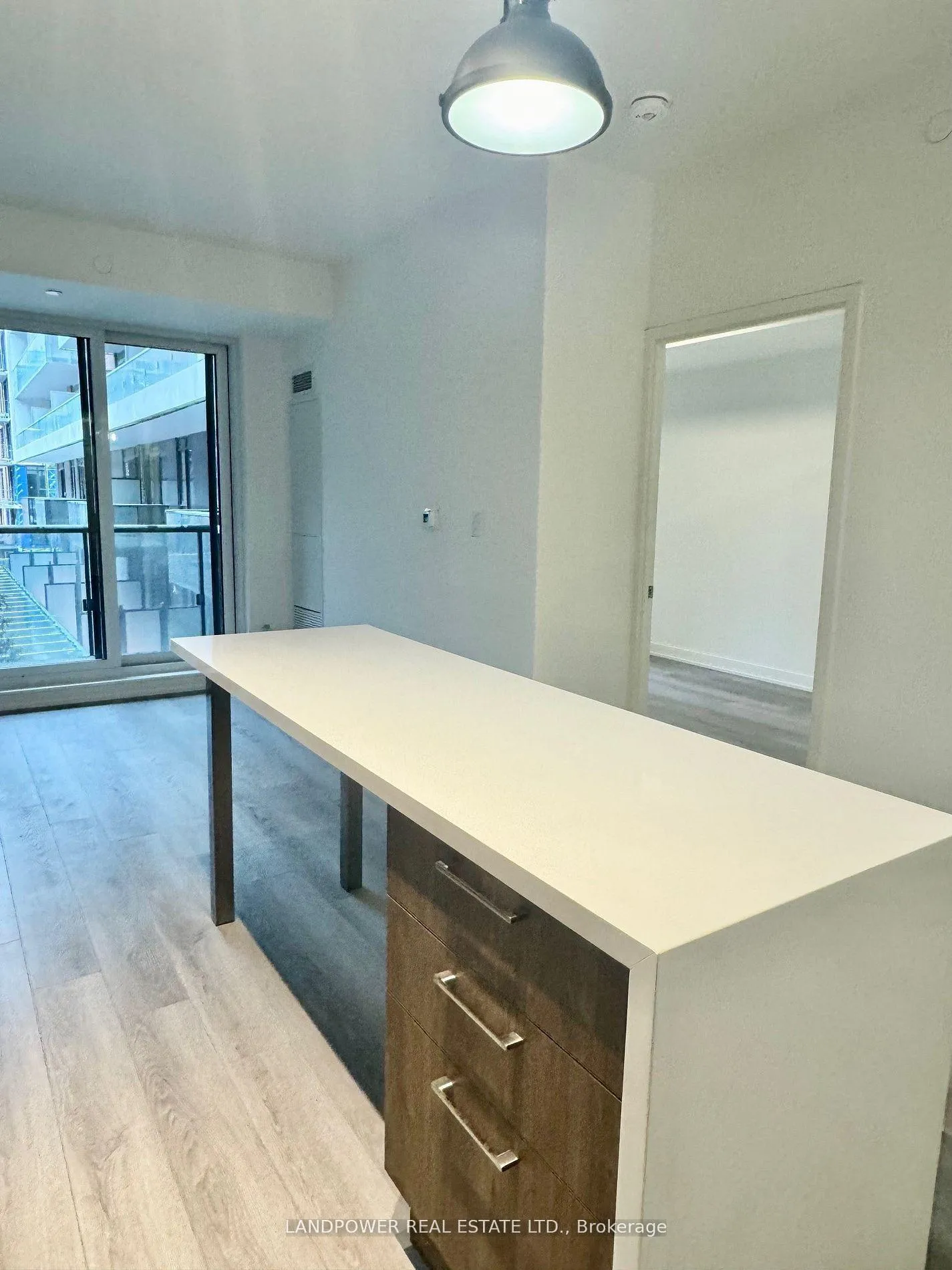 Photo 6 of Unit 604, 8119 Birchmount Road, Markham, Unionville — HOMEH