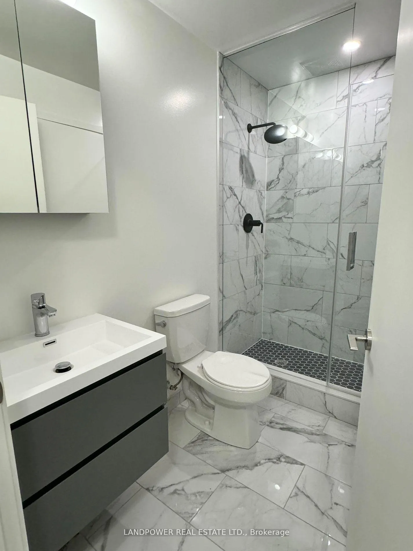 Photo 11 of Unit 604, 8119 Birchmount Road, Markham, Unionville — HOMEH