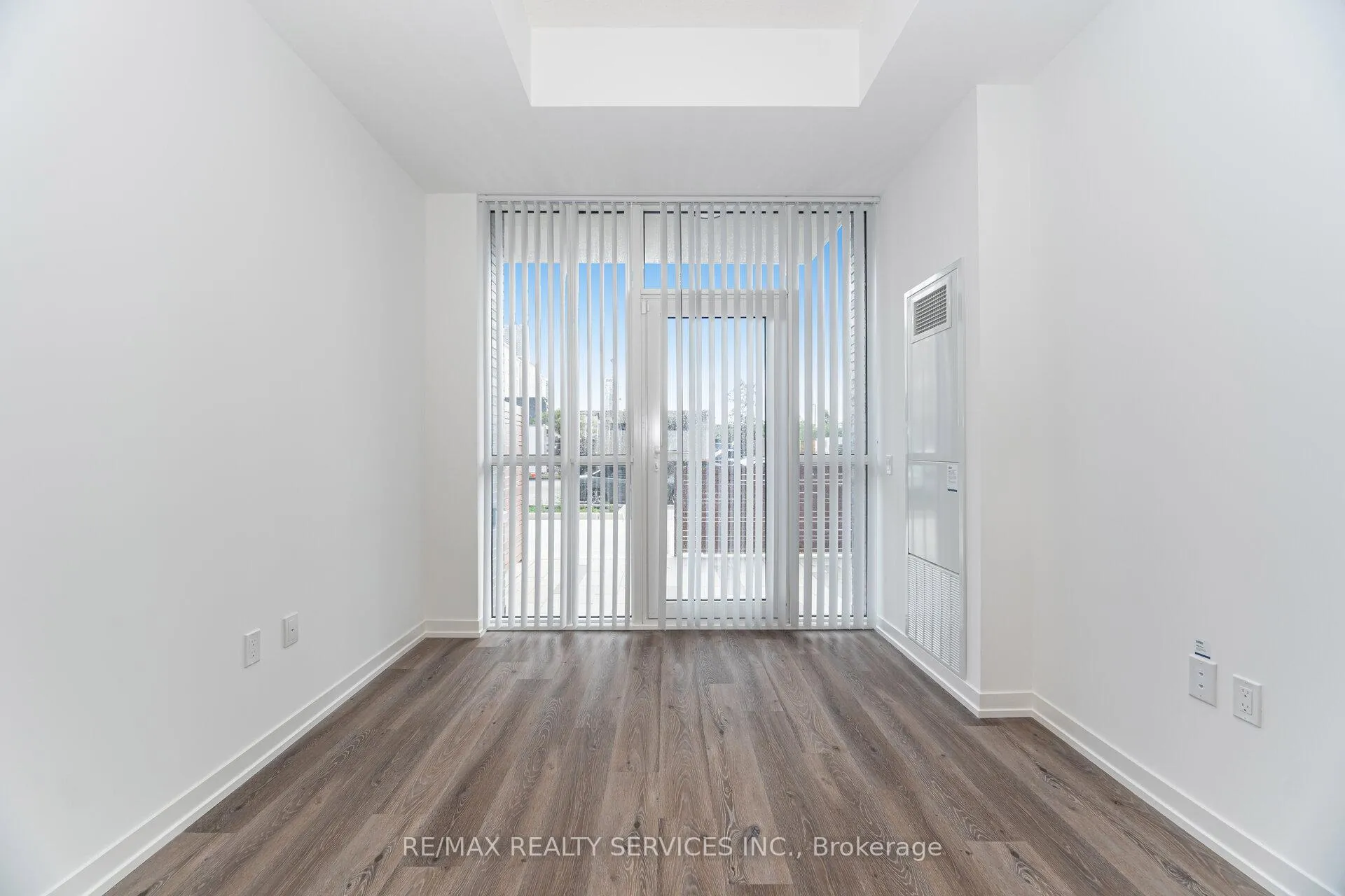 Photo 12 of Unit 103 D, 28 Interchange Way, Vaughan, Vaughan Corporate Centre — HOMEH