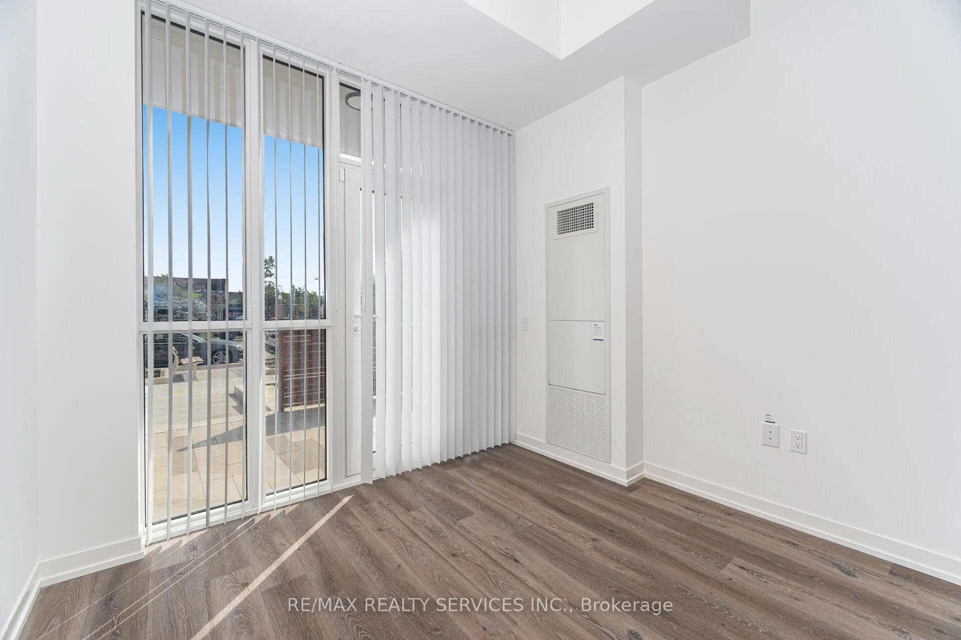 Photo 14 of Unit 103 D, 28 Interchange Way, Vaughan, Vaughan Corporate Centre — HOMEH