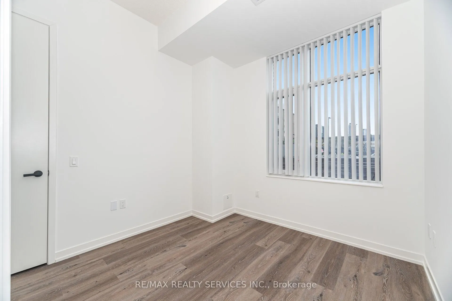 Photo 17 of Unit 103 D, 28 Interchange Way, Vaughan, Vaughan Corporate Centre — HOMEH