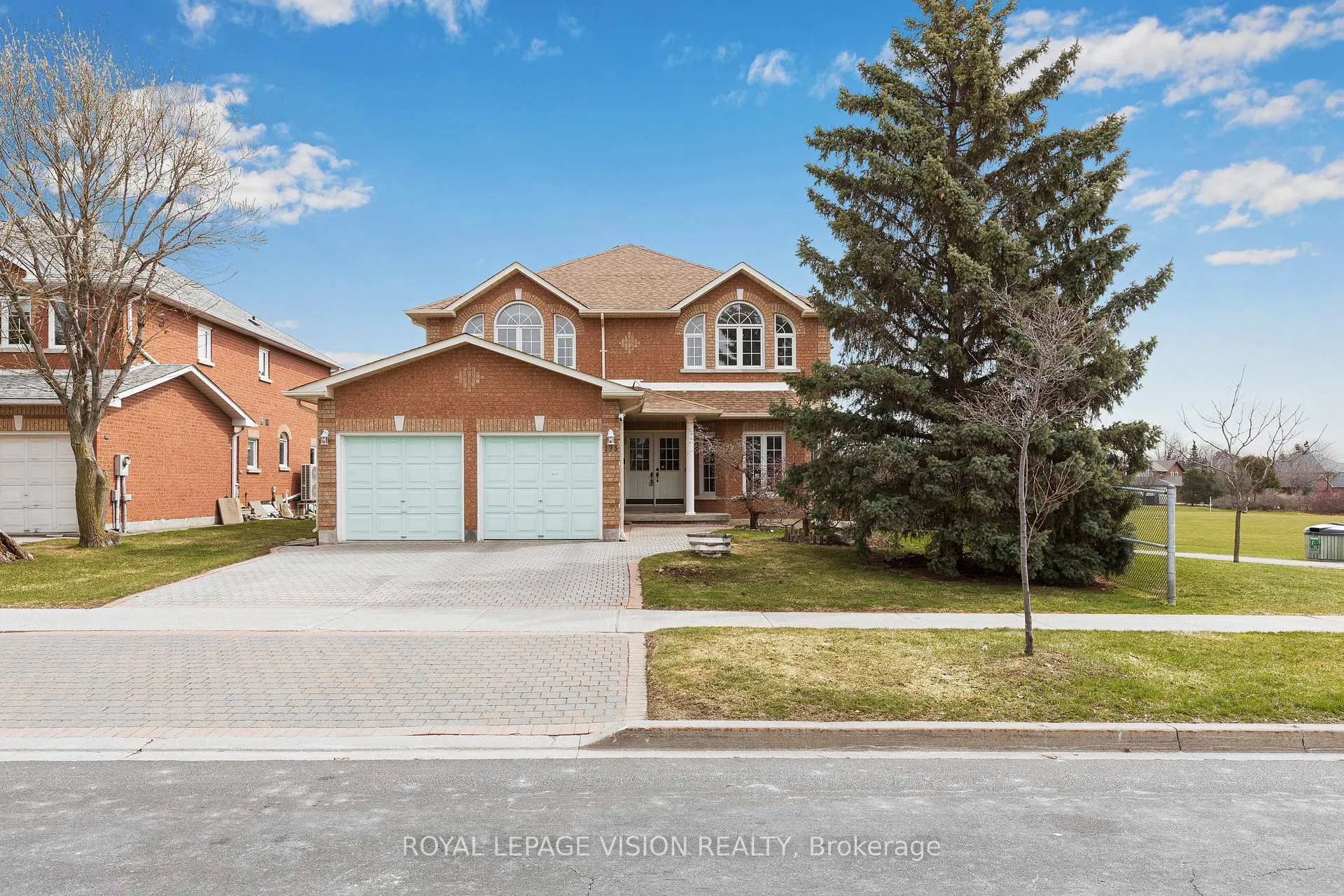 Photo 1 of 173 Manhattan Drive, Markham, Unionville — HOMEH