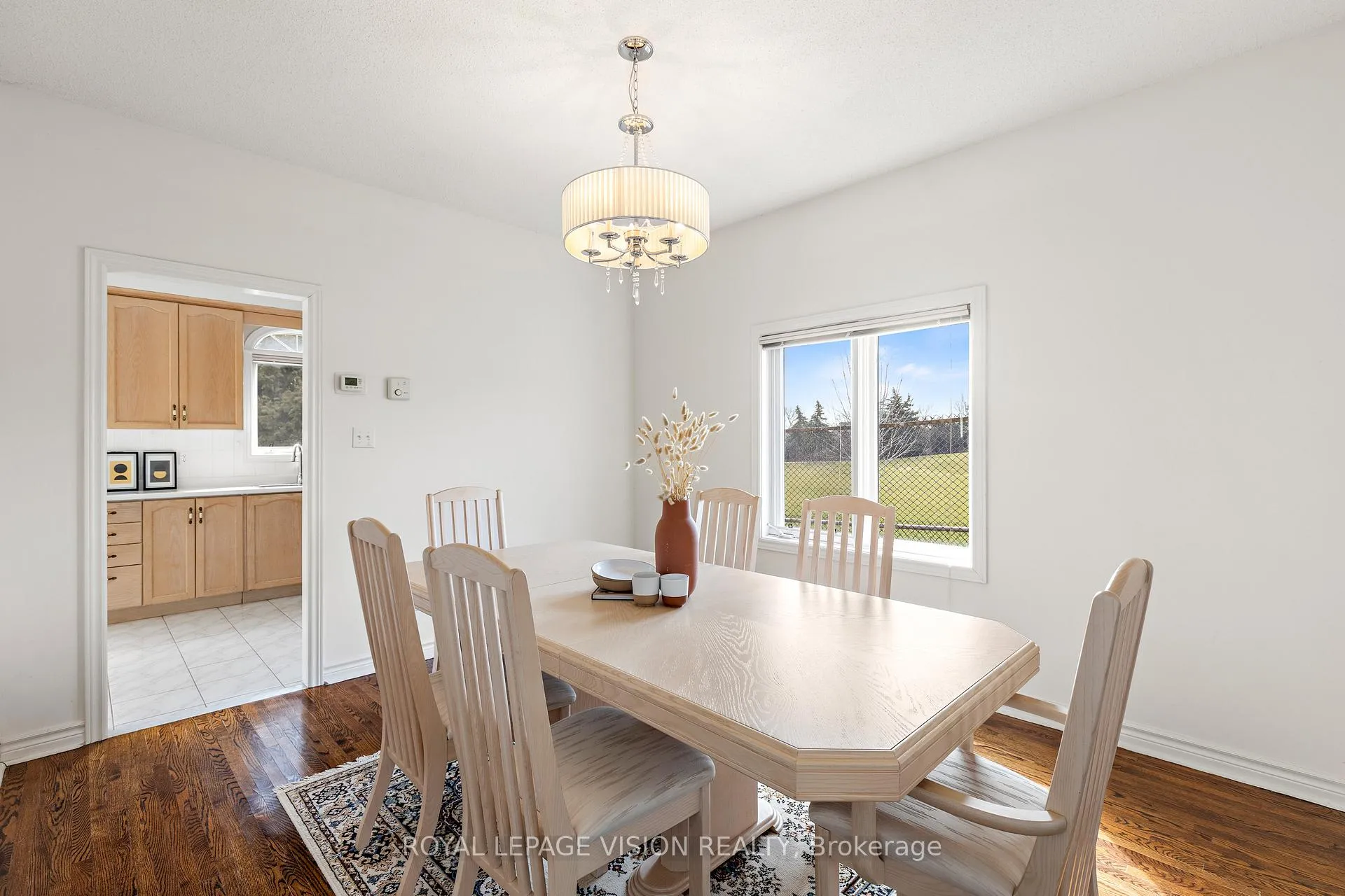 Photo 10 of 173 Manhattan Drive, Markham, Unionville — HOMEH