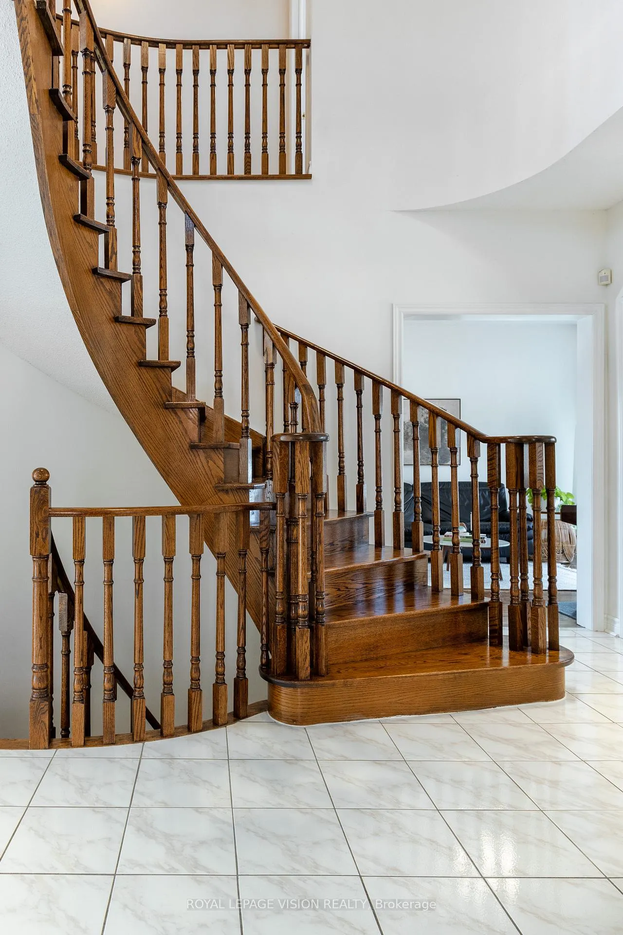 Photo 23 of 173 Manhattan Drive, Markham, Unionville — HOMEH