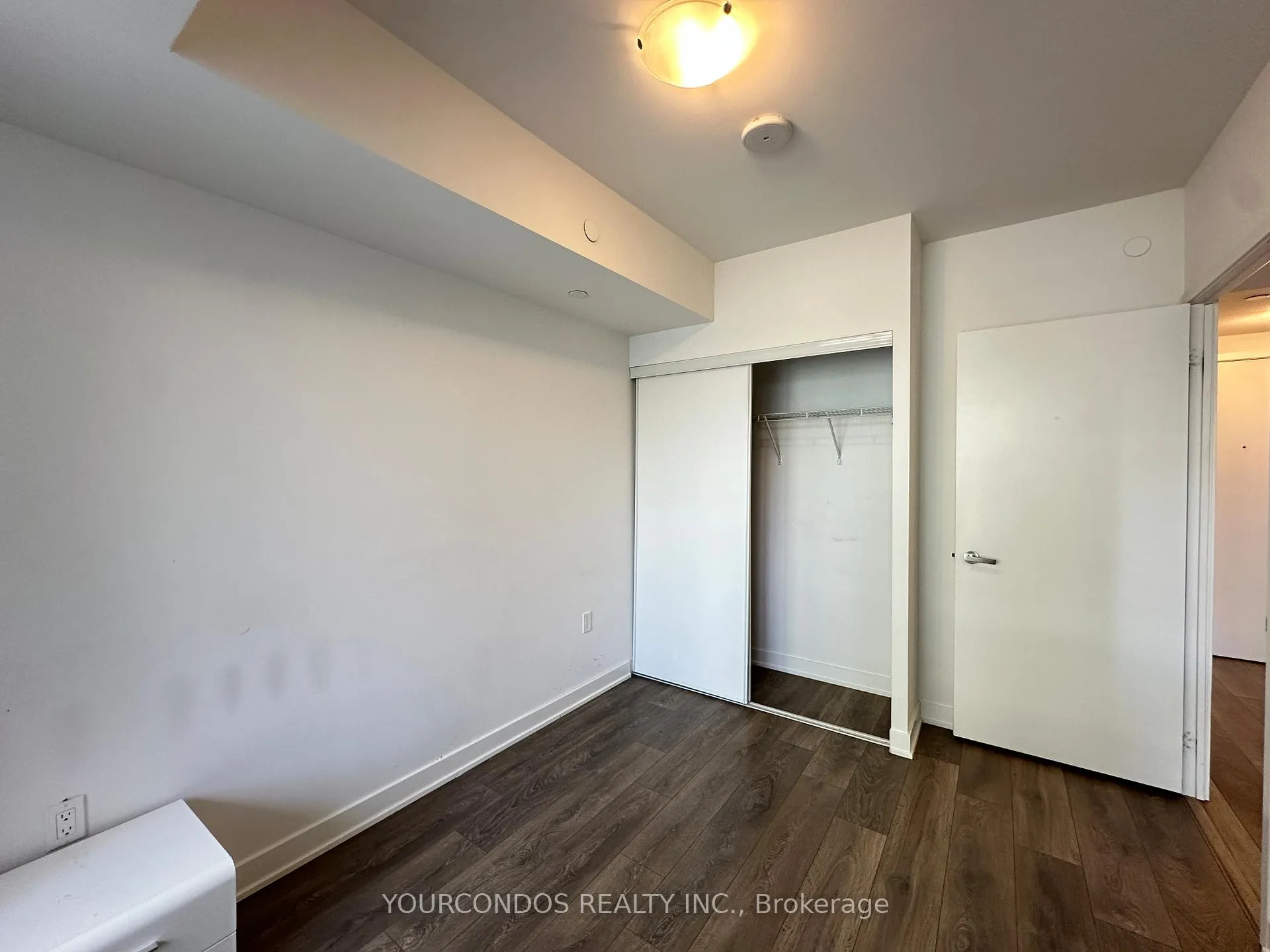 Photo 6 of Unit 813, 195 Redpath Avenue, Toronto, Mount Pleasant West — HOMEH