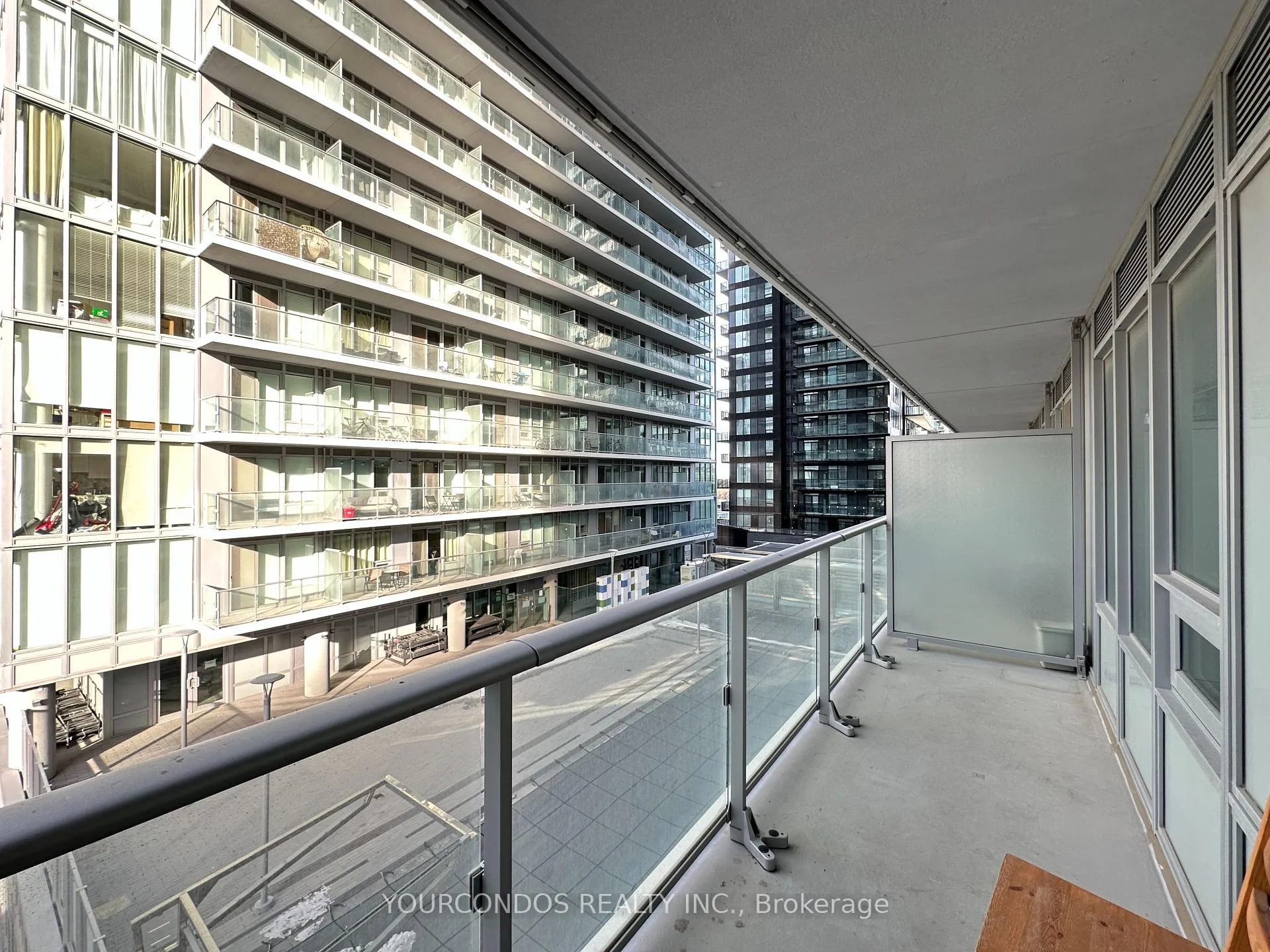Photo 9 of Unit 813, 195 Redpath Avenue, Toronto, Mount Pleasant West — HOMEH