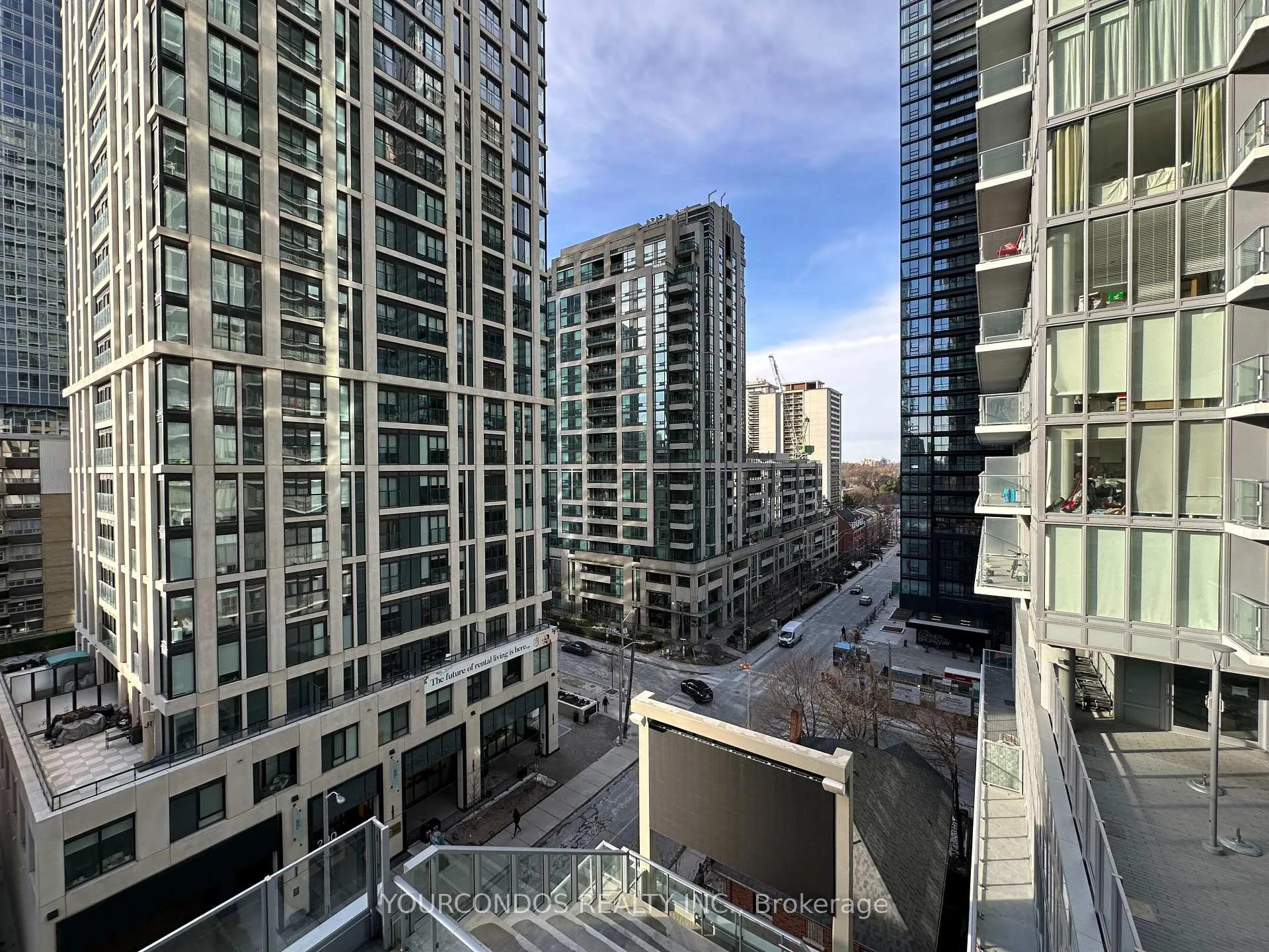Photo 11 of Unit 813, 195 Redpath Avenue, Toronto, Mount Pleasant West — HOMEH