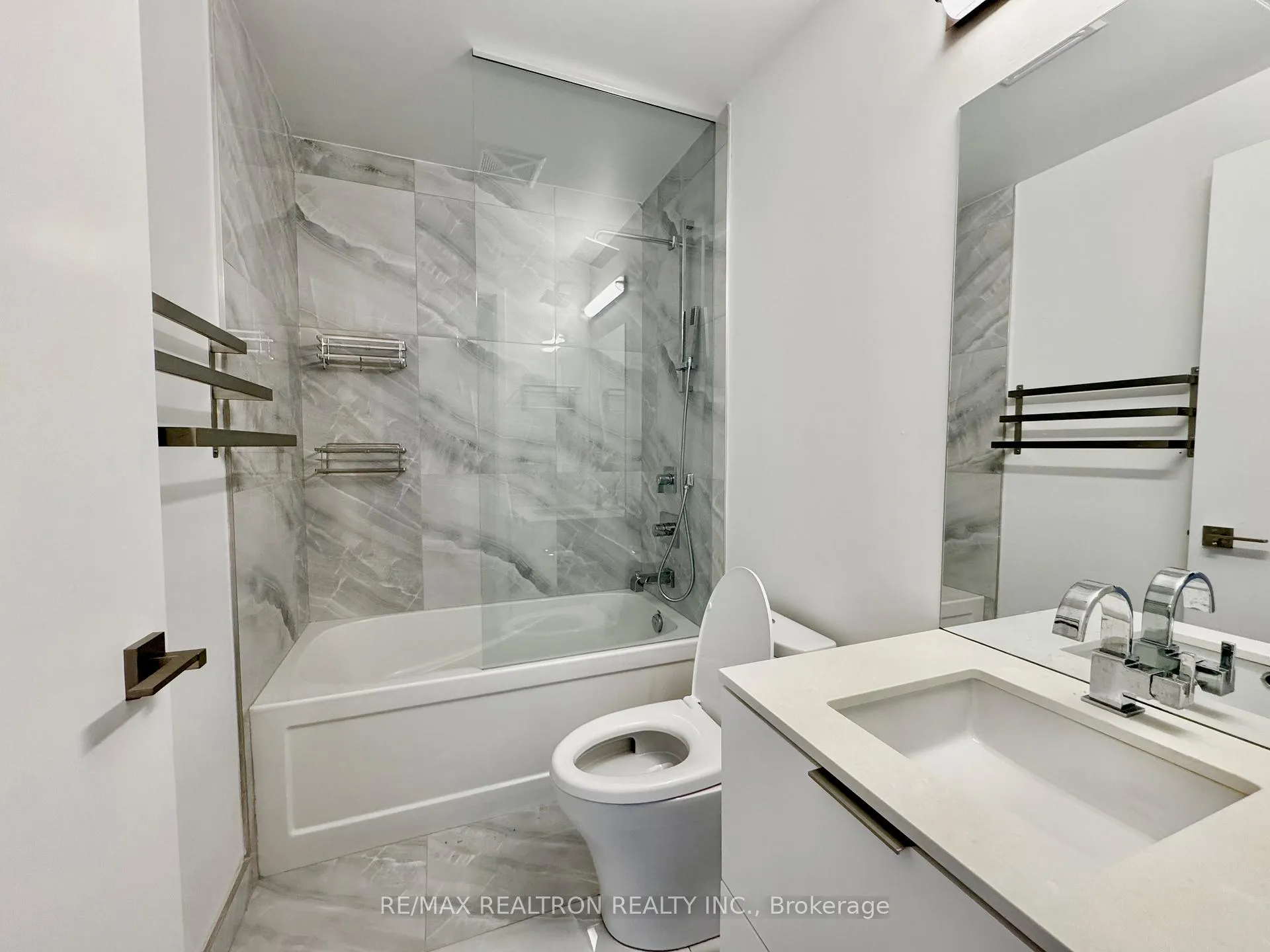 Photo 7 of Unit 1609, 30 Ordnance Street, Toronto, Niagara — HOMEH