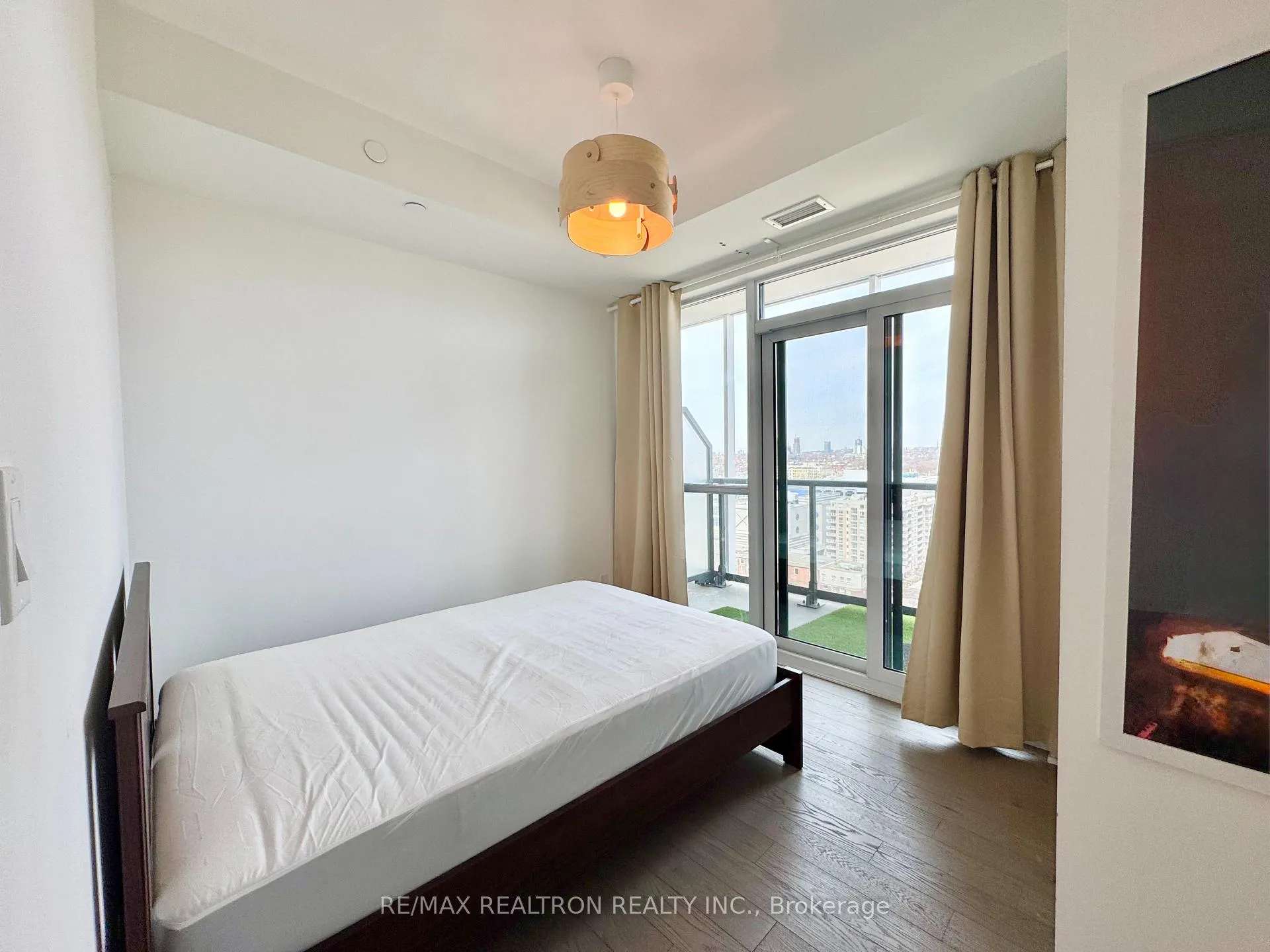 Photo 8 of Unit 1609, 30 Ordnance Street, Toronto, Niagara — HOMEH