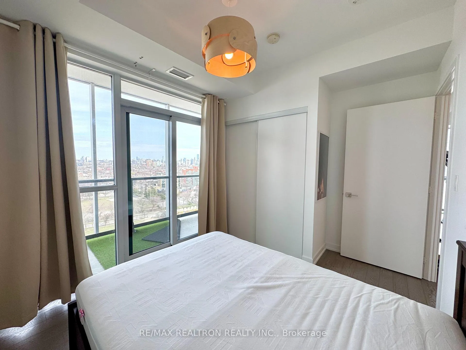 Photo 9 of Unit 1609, 30 Ordnance Street, Toronto, Niagara — HOMEH