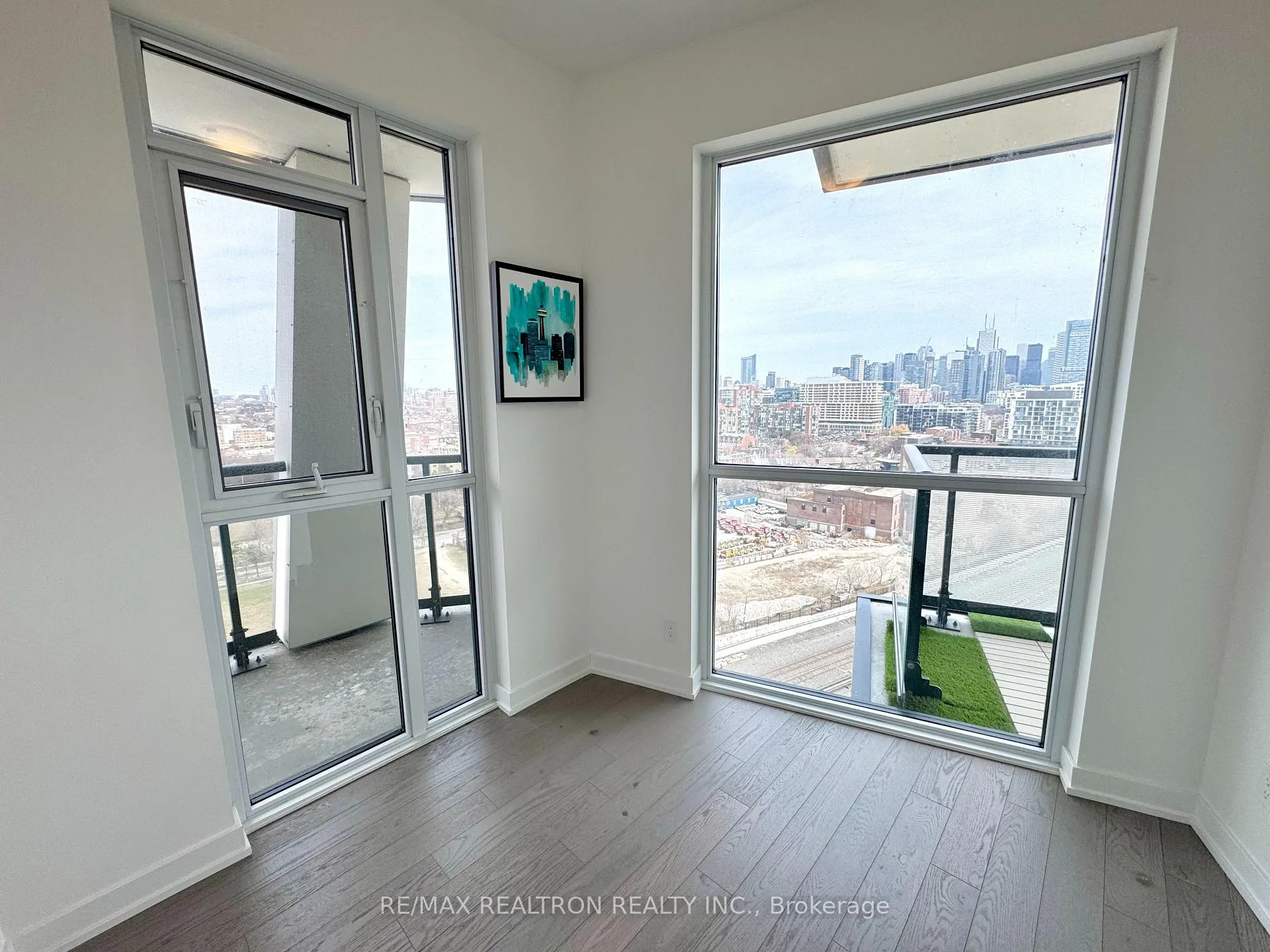 Photo 12 of Unit 1609, 30 Ordnance Street, Toronto, Niagara — HOMEH