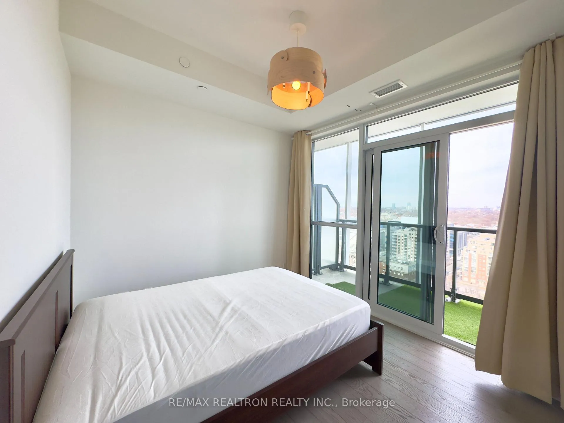 Photo 16 of Unit 1609, 30 Ordnance Street, Toronto, Niagara — HOMEH