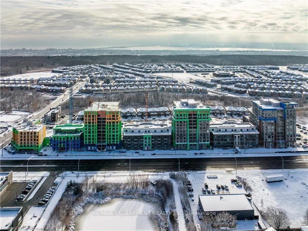 Photo 3 of Unit 426, 460 Dundas Street E, Hamilton, Waterdown — HOMEH