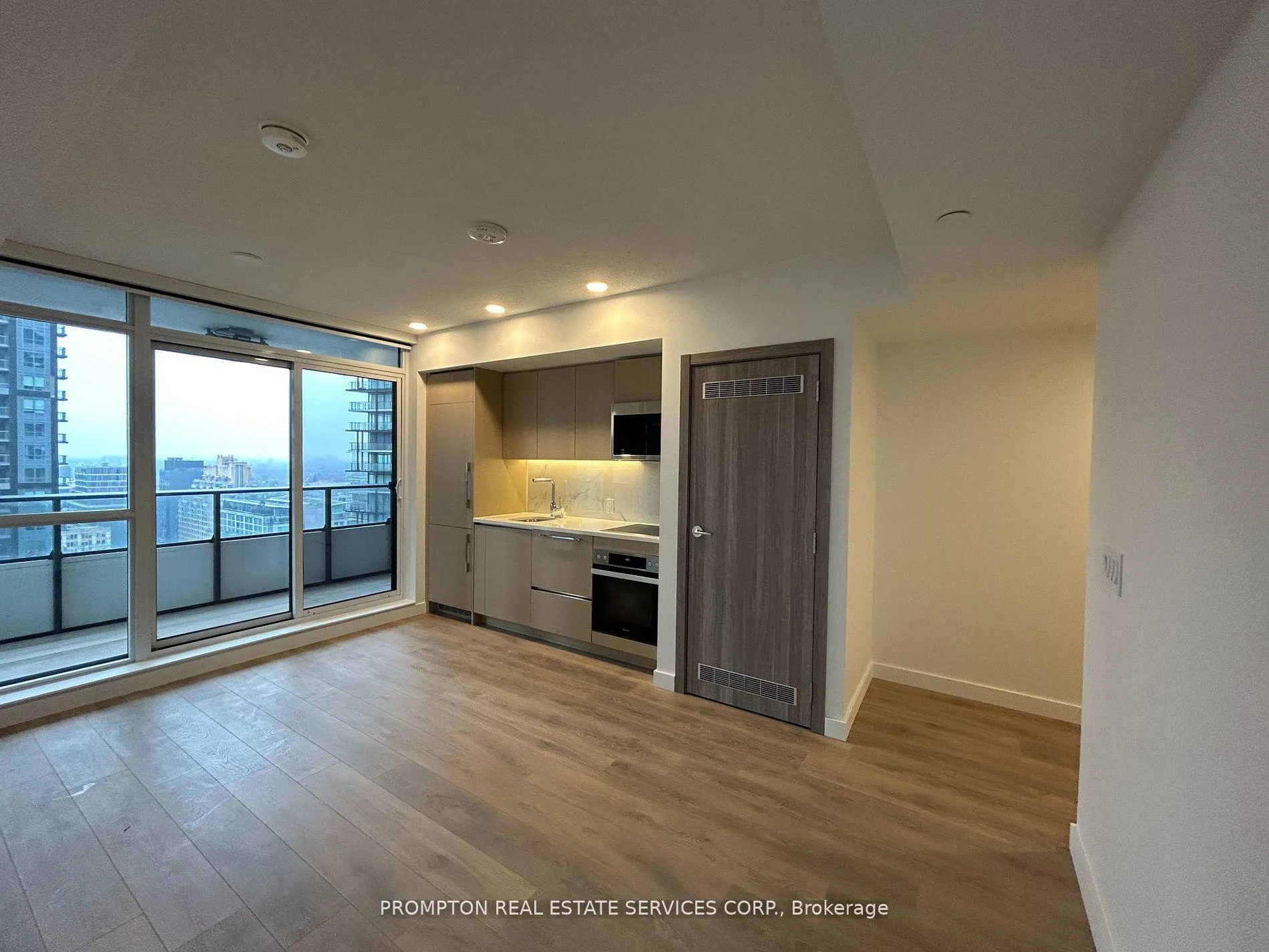 Photo 8 of Unit 2607, 38 Widmer Street, Toronto, Waterfront Communities — HOMEH