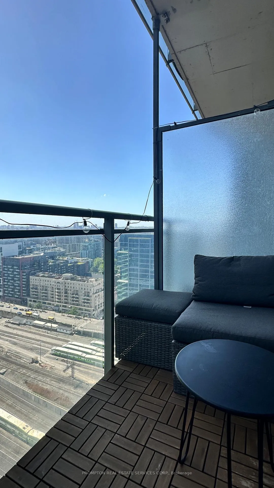 Photo 4 of Unit 3210, 15 Iceboat Terrace, Toronto, Waterfront Communities — HOMEH