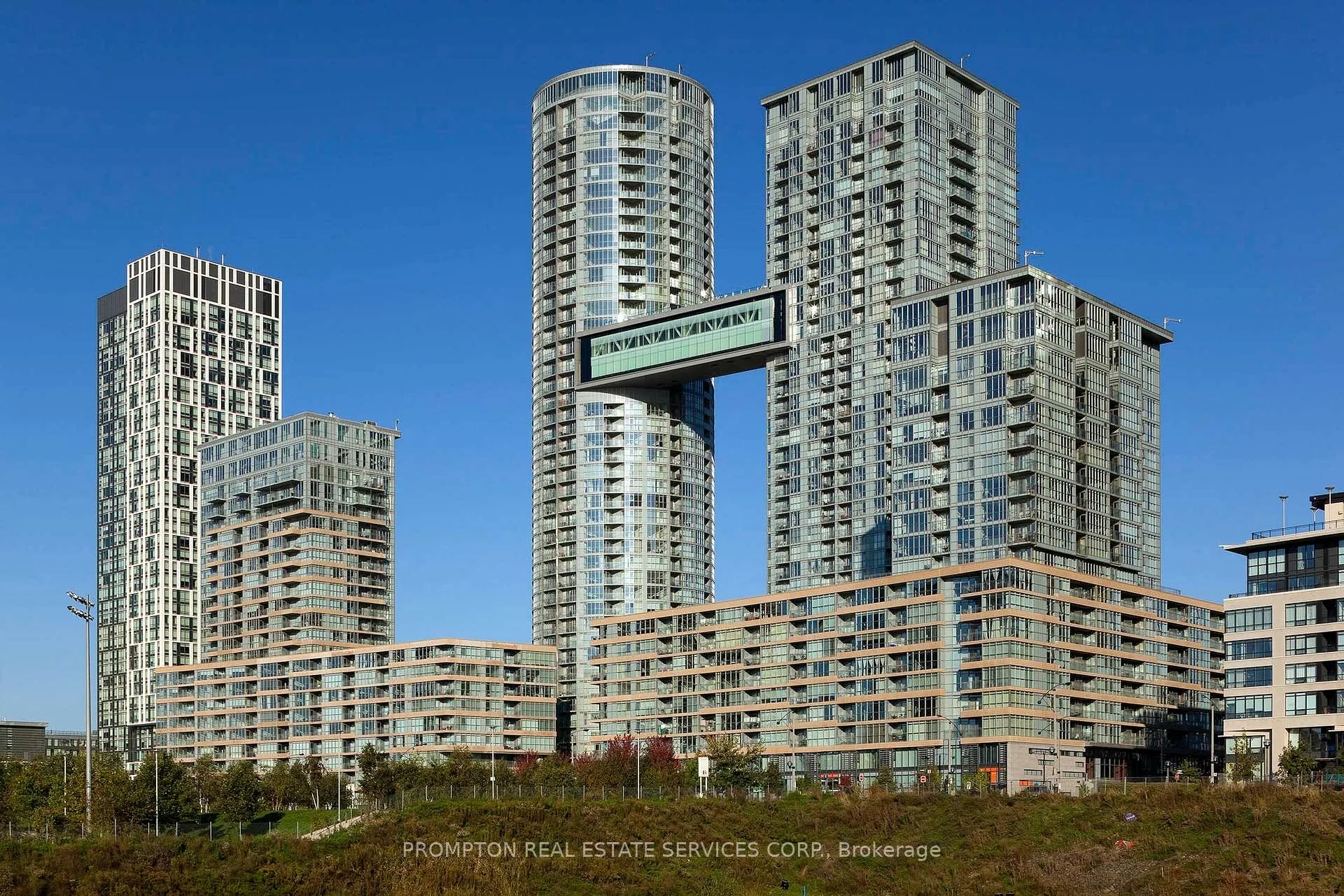 Photo 8 of Unit 3210, 15 Iceboat Terrace, Toronto, Waterfront Communities — HOMEH