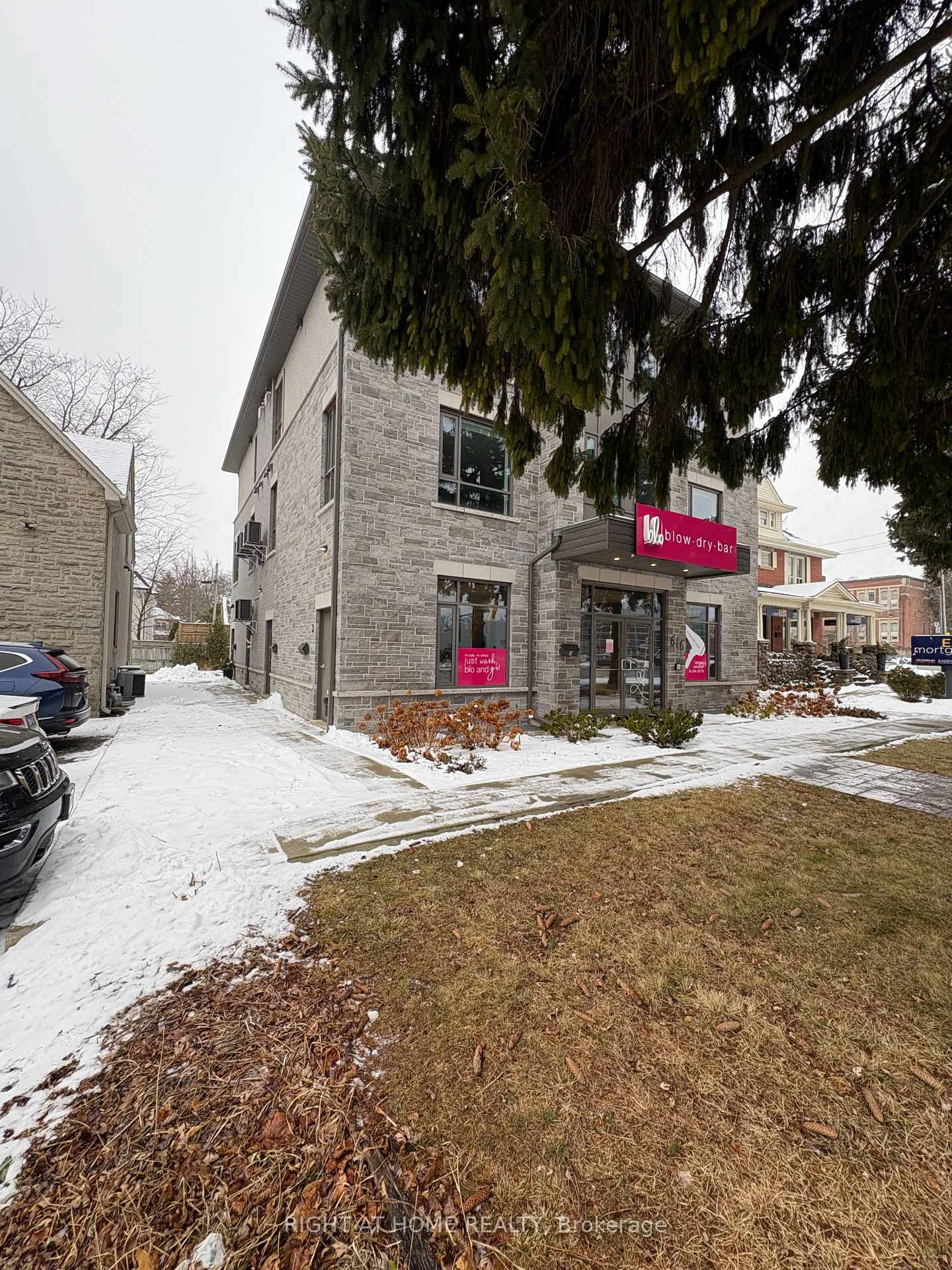 Photo 1 of Unit 3, 616 Brant Street, Burlington, Brant — HOMEH
