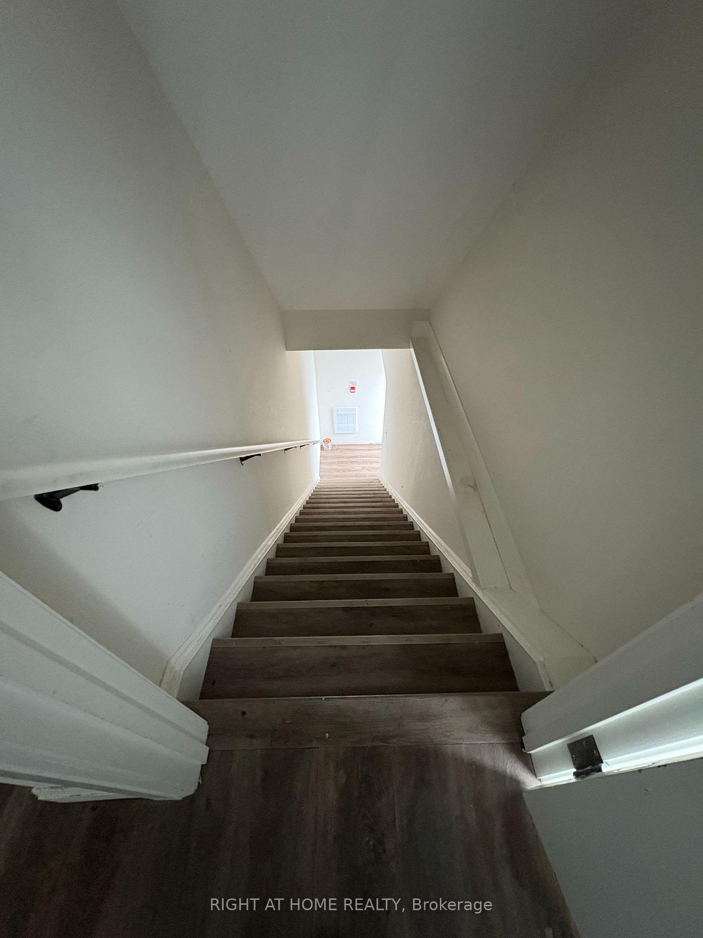 Photo 3 of Unit 3, 616 Brant Street, Burlington, Brant — HOMEH