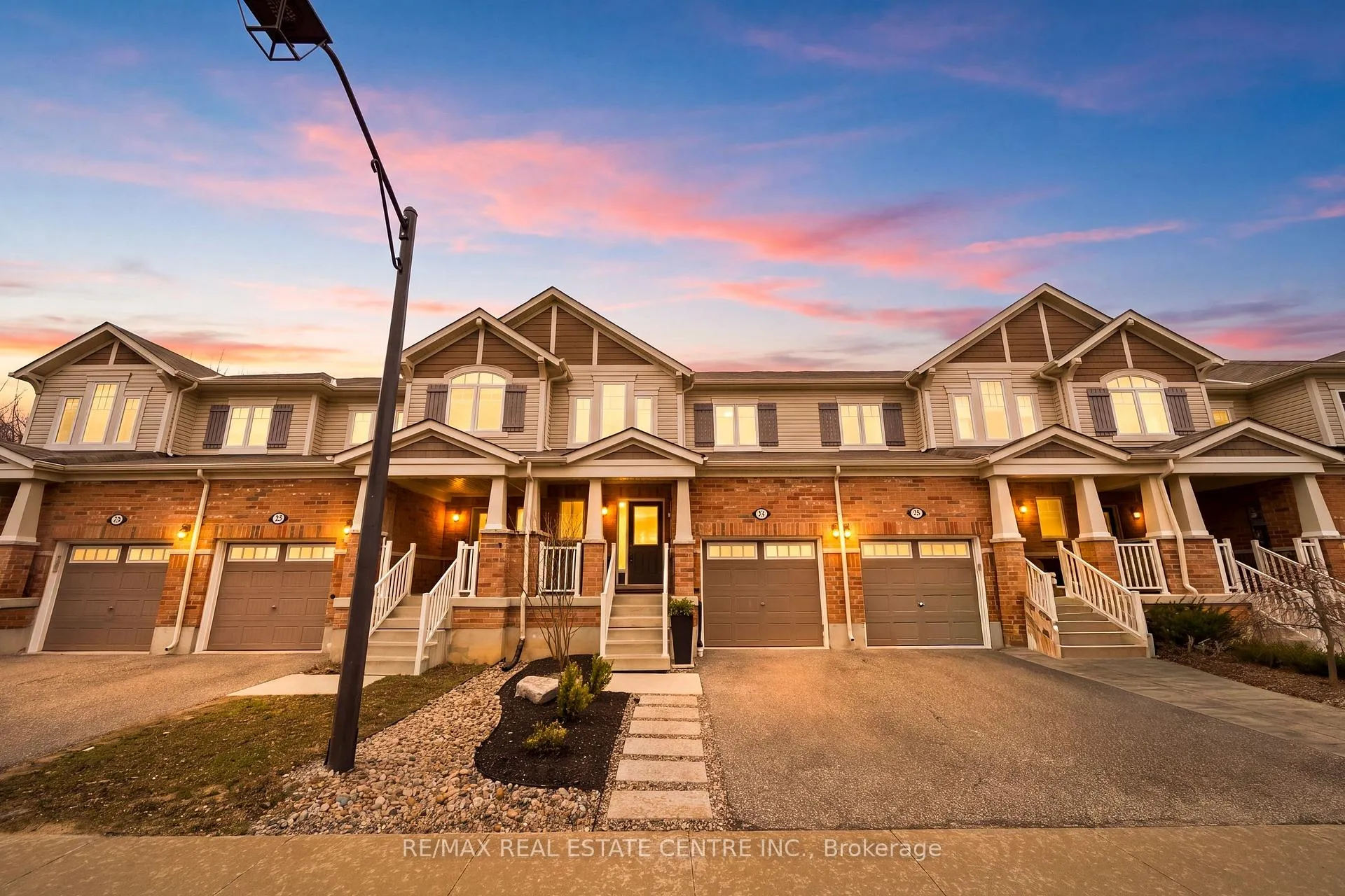 Photo 1 of Unit 31, 230 Avonsyde Boulevard, Hamilton, Waterdown — HOMEH