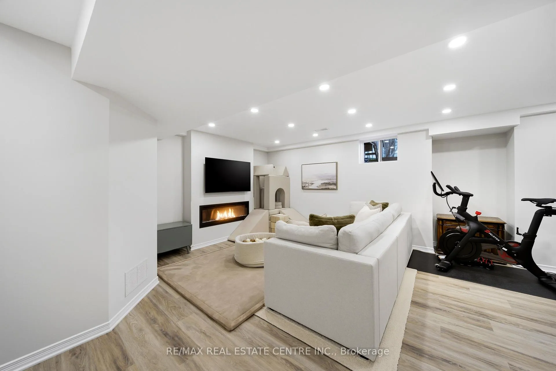 Photo 37 of Unit 31, 230 Avonsyde Boulevard, Hamilton, Waterdown — HOMEH