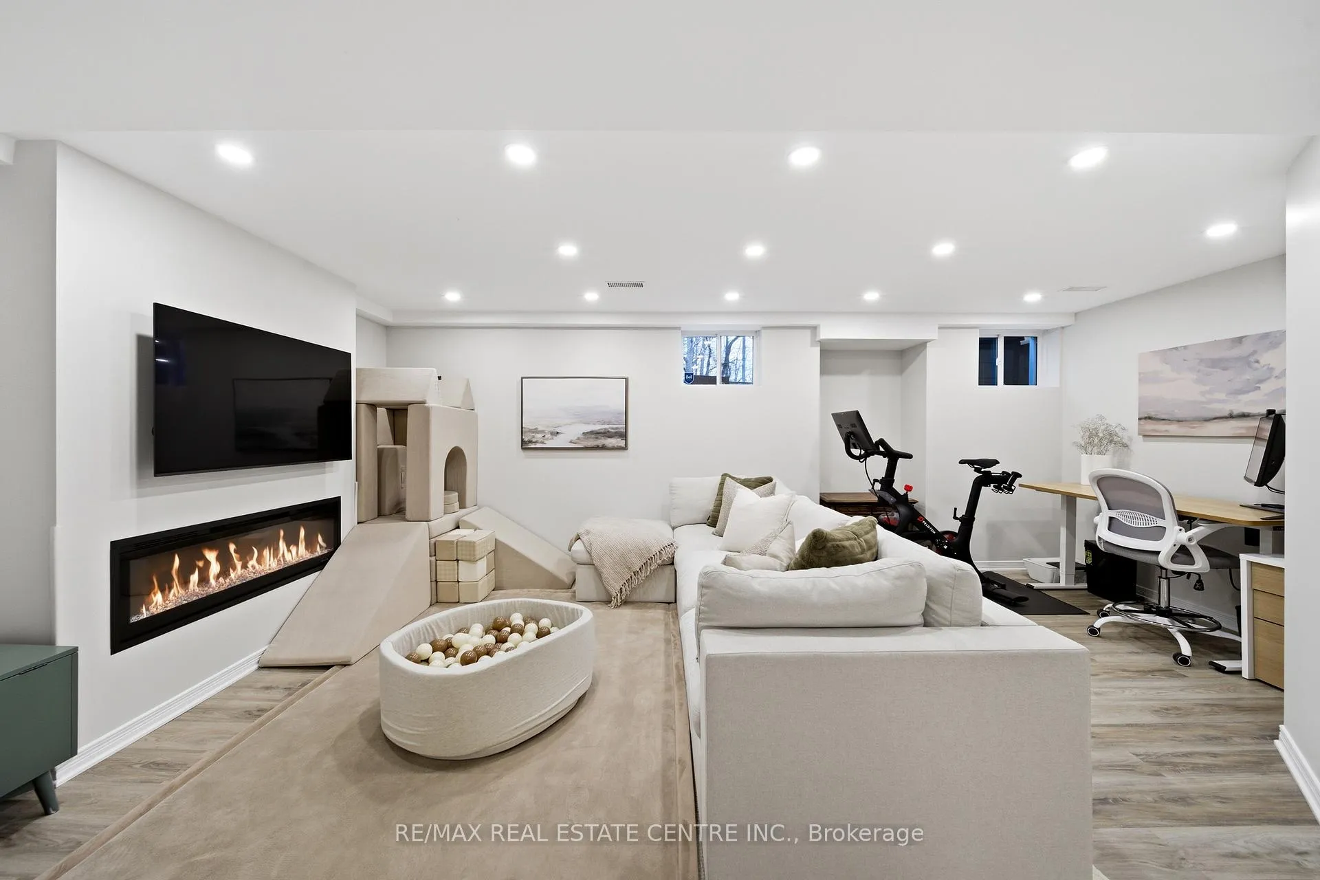 Photo 38 of Unit 31, 230 Avonsyde Boulevard, Hamilton, Waterdown — HOMEH