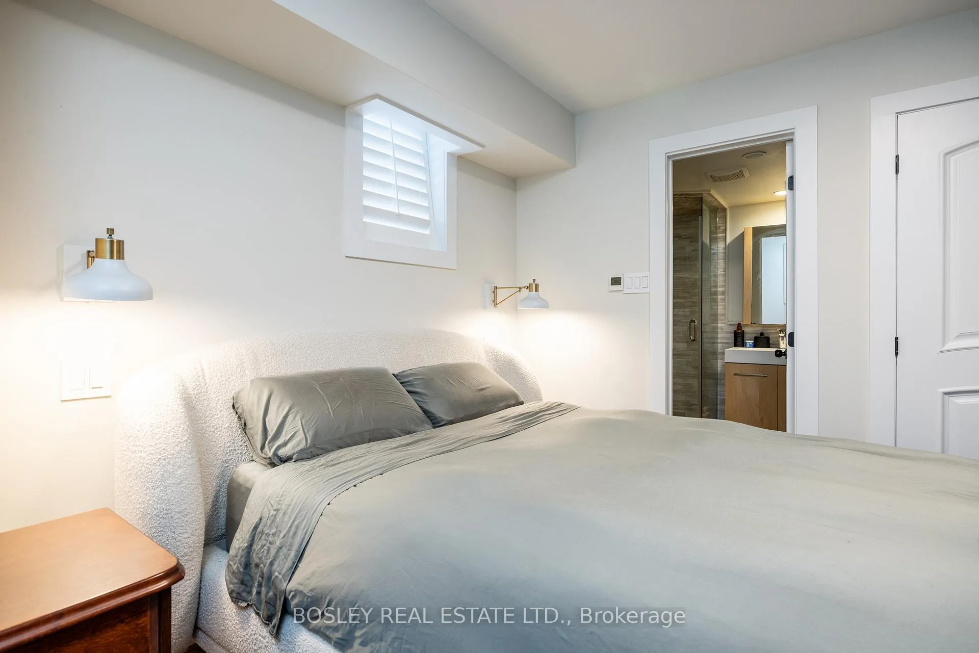 Photo 17 of 46A Crawford Street, Toronto, Niagara — HOMEH