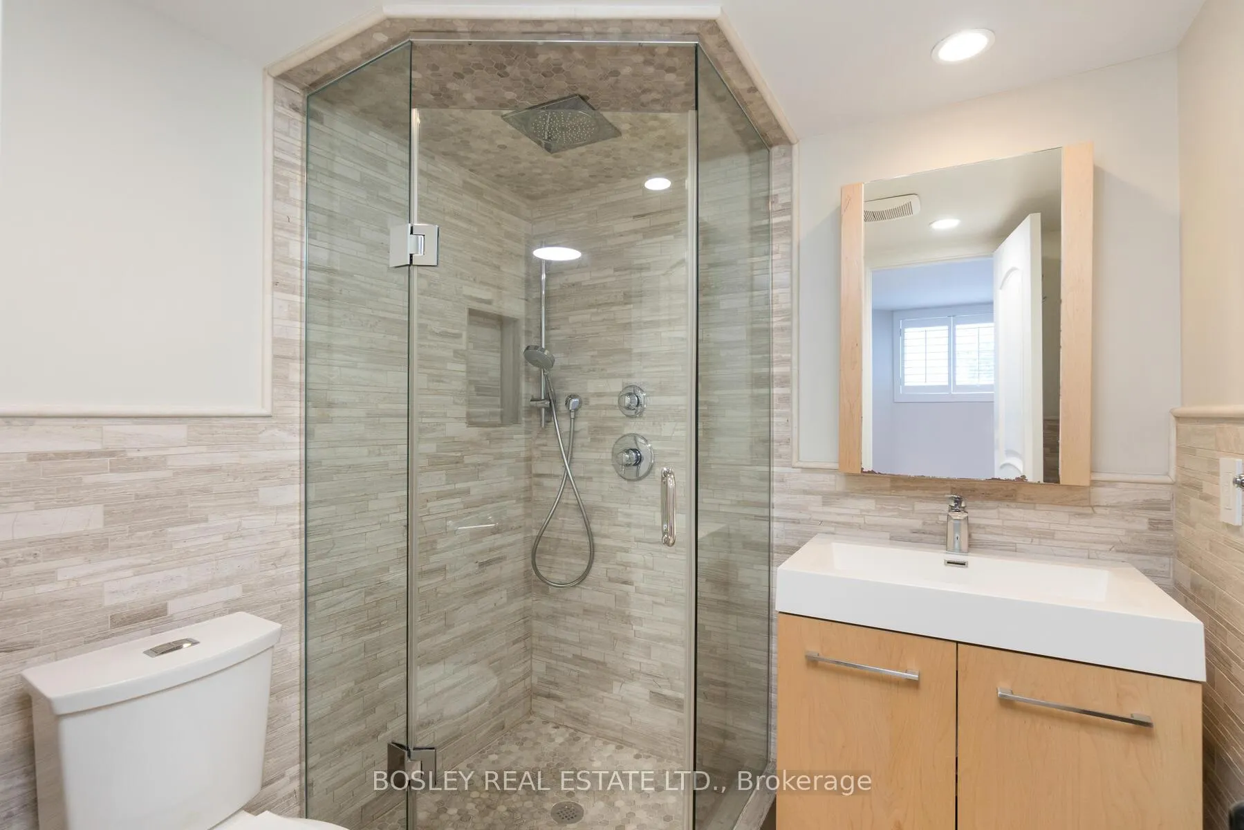 Photo 19 of 46A Crawford Street, Toronto, Niagara — HOMEH