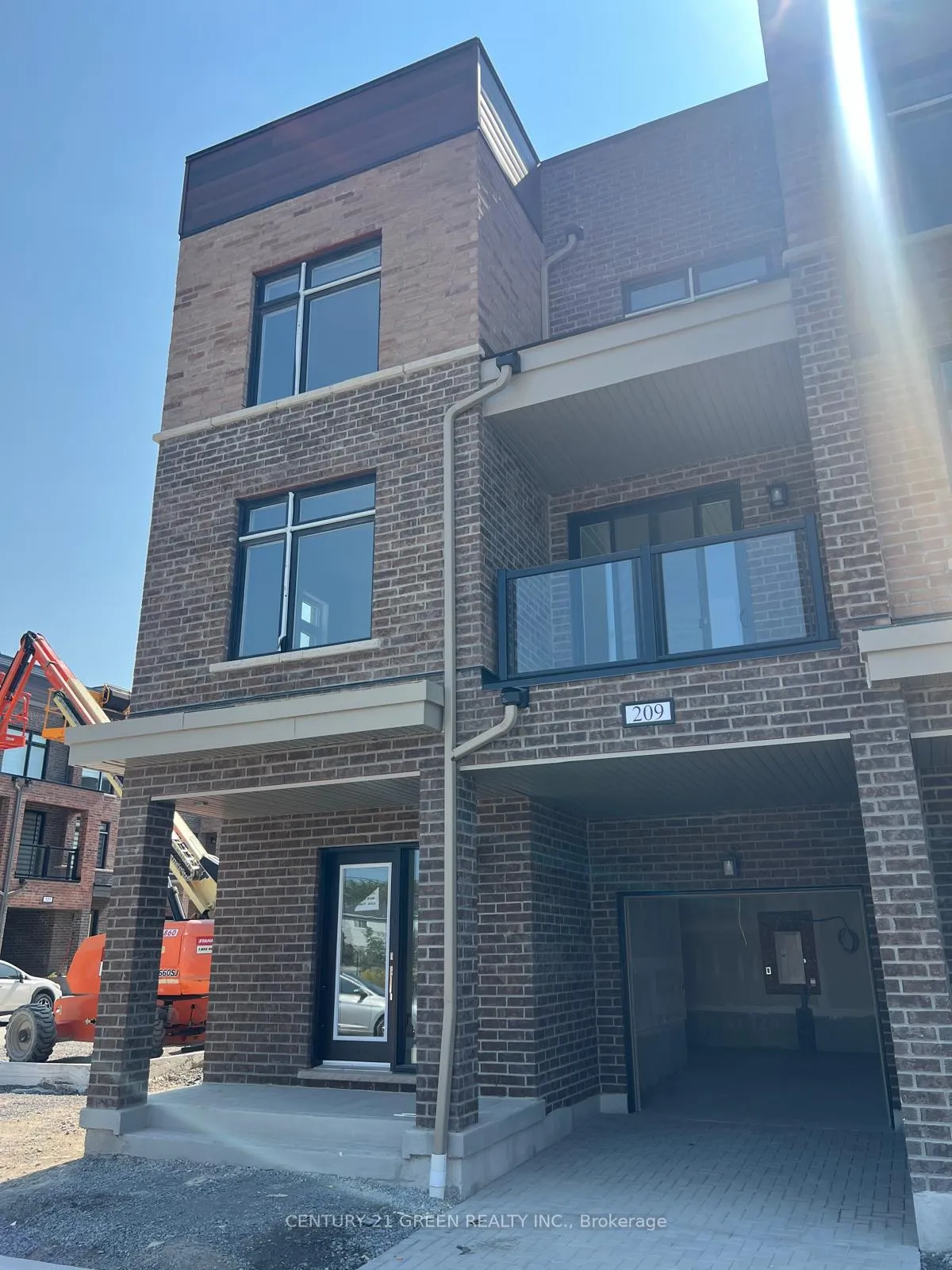 Photo 3 of Unit 209, 1865 Pickering Parkway, Pickering, Village East — HOMEH