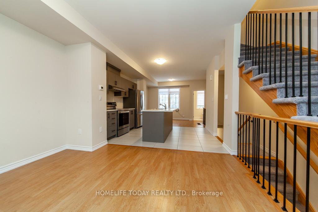 Photo 4 of 11 Senay Circle, Clarington, Courtice — HOMEH