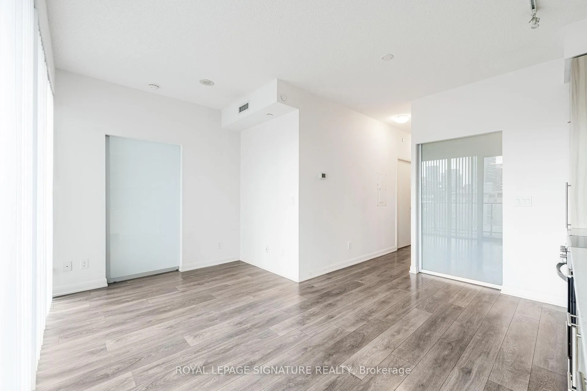 Photo 11 of Unit 1005, 435 Richmond Street W, Toronto, Waterfront Communities — HOMEH
