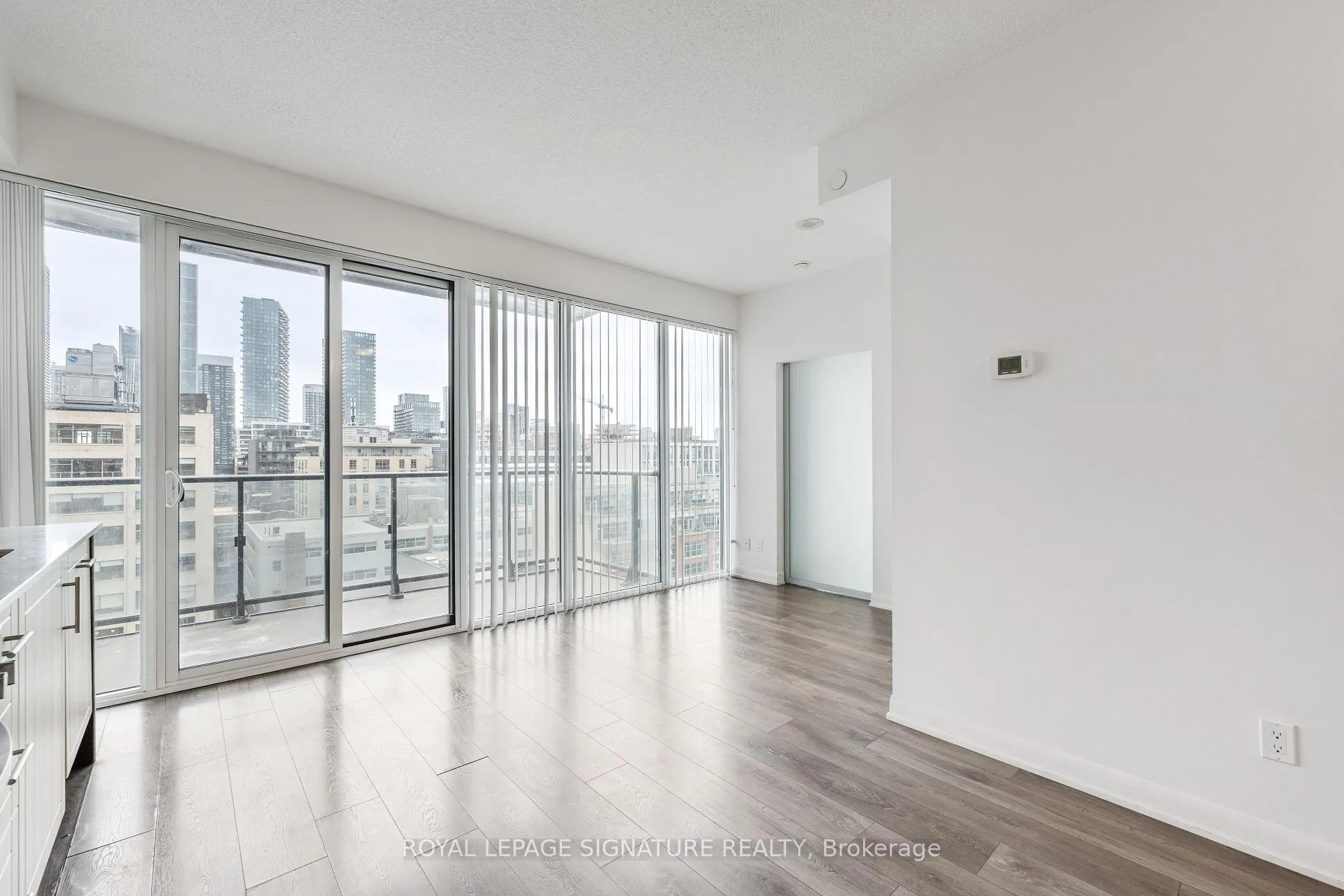 Photo 13 of Unit 1005, 435 Richmond Street W, Toronto, Waterfront Communities — HOMEH