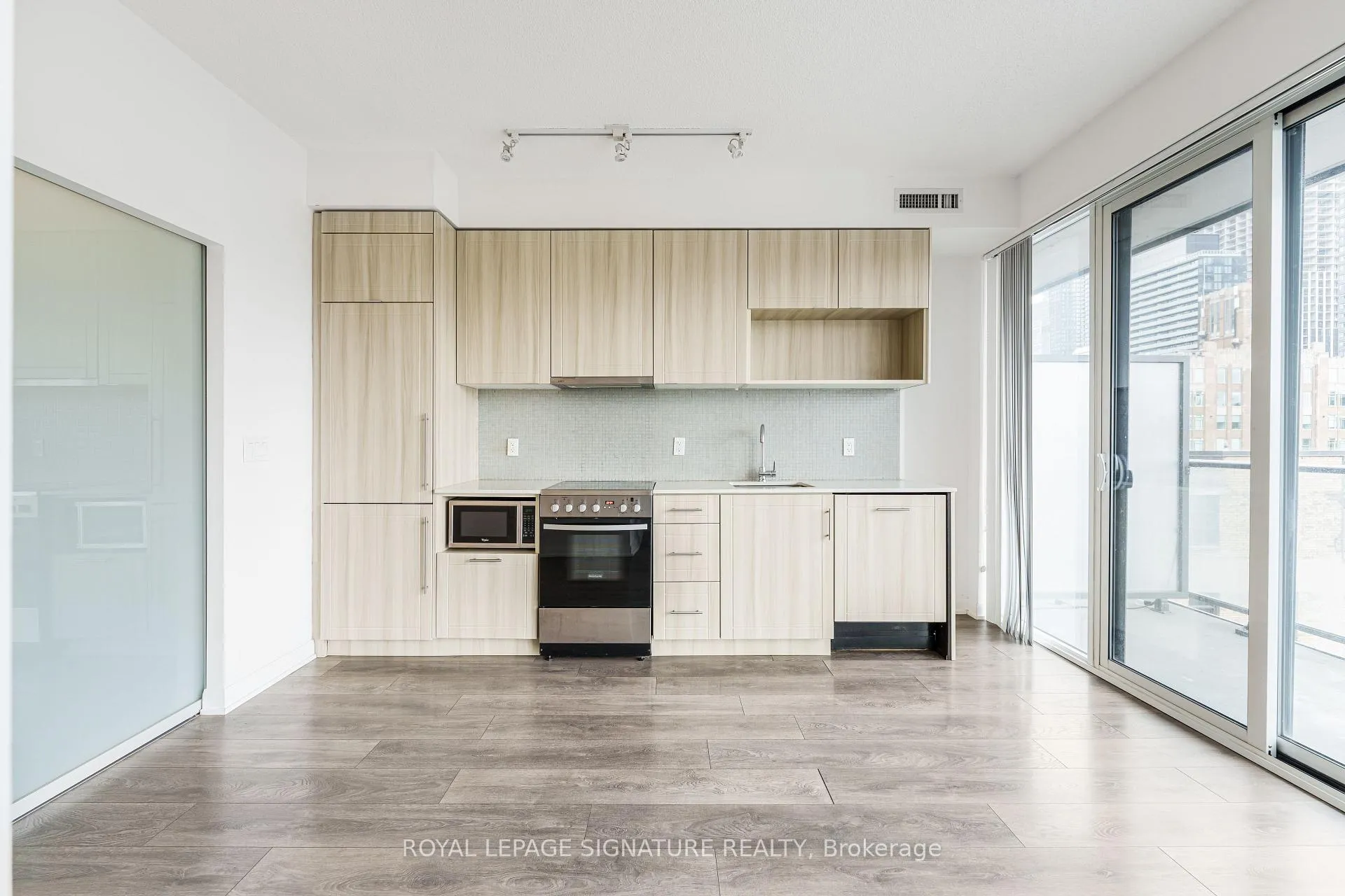 Photo 15 of Unit 1005, 435 Richmond Street W, Toronto, Waterfront Communities — HOMEH