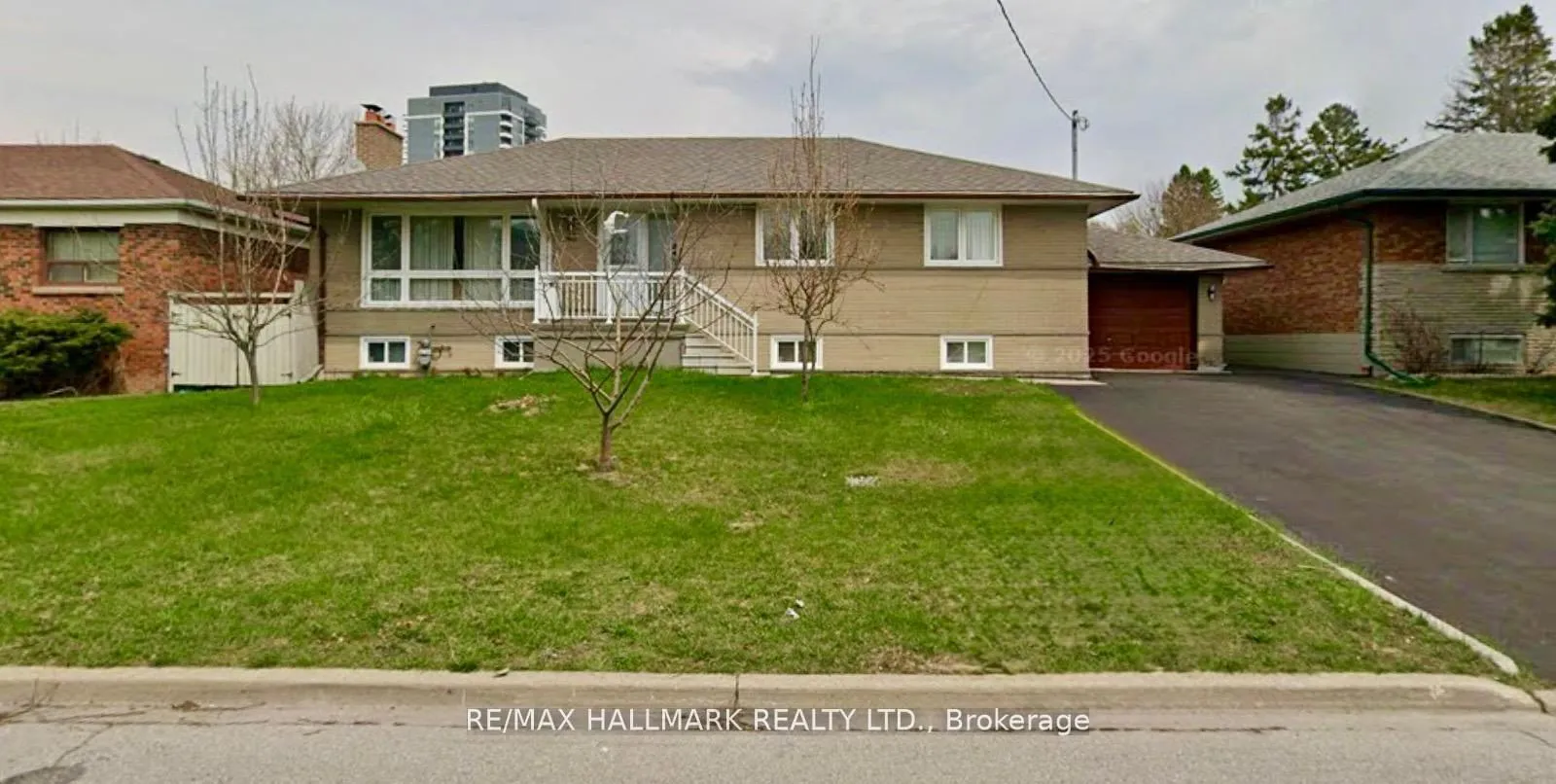 Photo 1 of Unit Lower, 43 Commons Drive, Scarborough, Tam O'Shanter-Sullivan — HOMEH