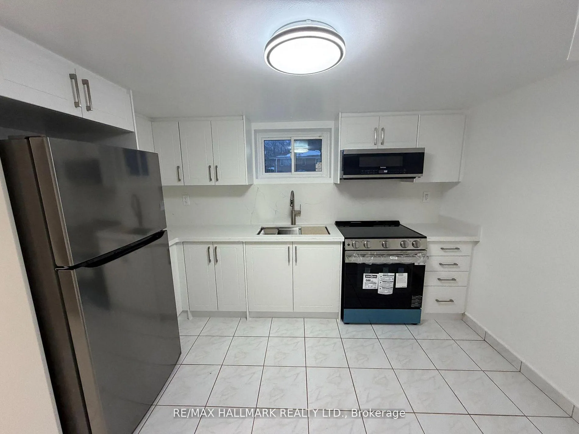 Photo 4 of Unit Lower, 43 Commons Drive, Scarborough, Tam O'Shanter-Sullivan — HOMEH