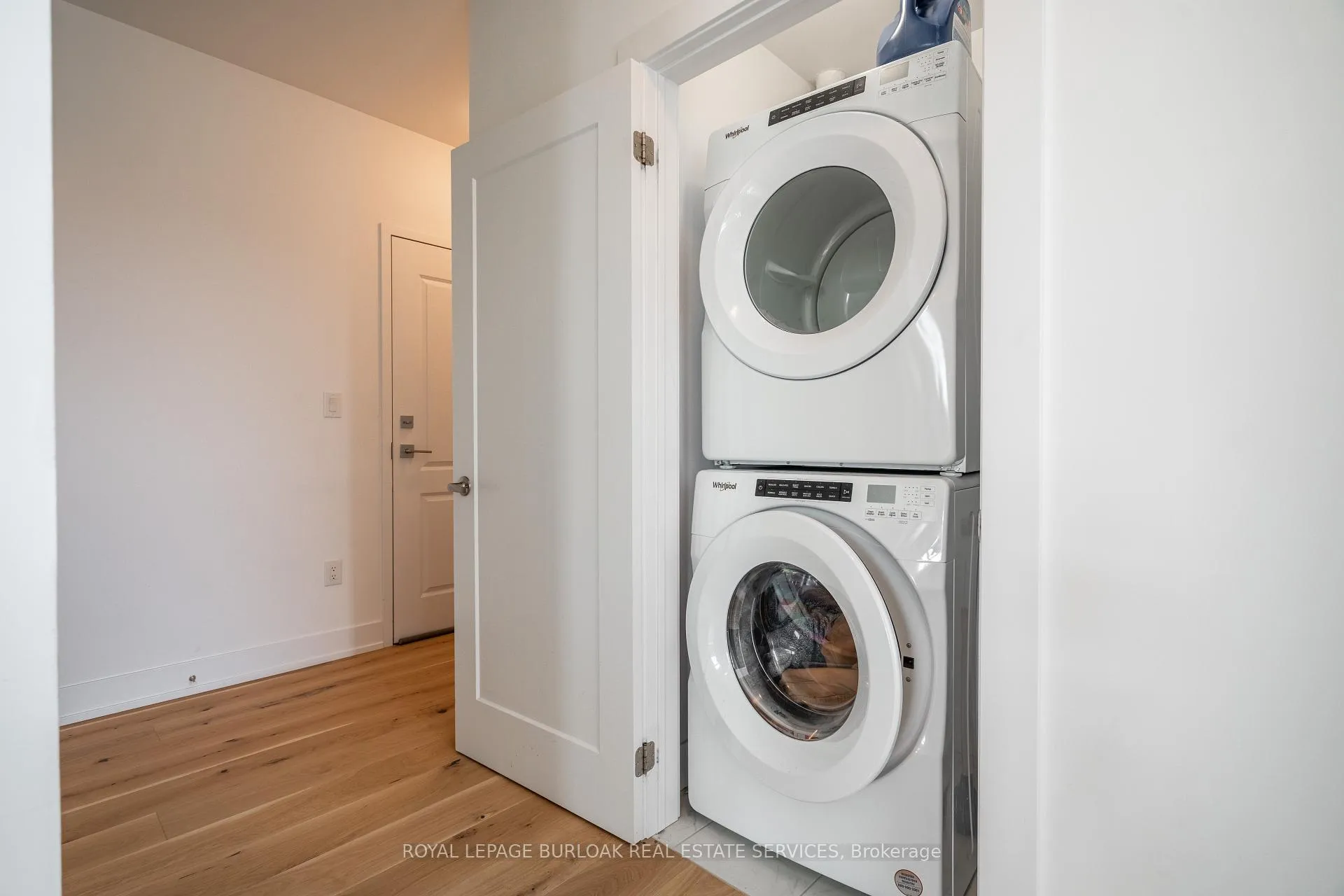 Photo 5 of Unit 521, 460 Dundas Street E, Hamilton, Waterdown — HOMEH