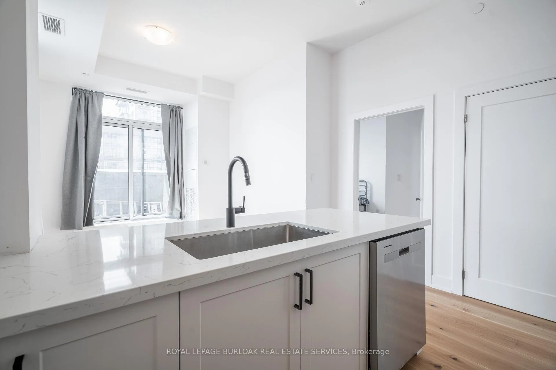 Photo 9 of Unit 521, 460 Dundas Street E, Hamilton, Waterdown — HOMEH