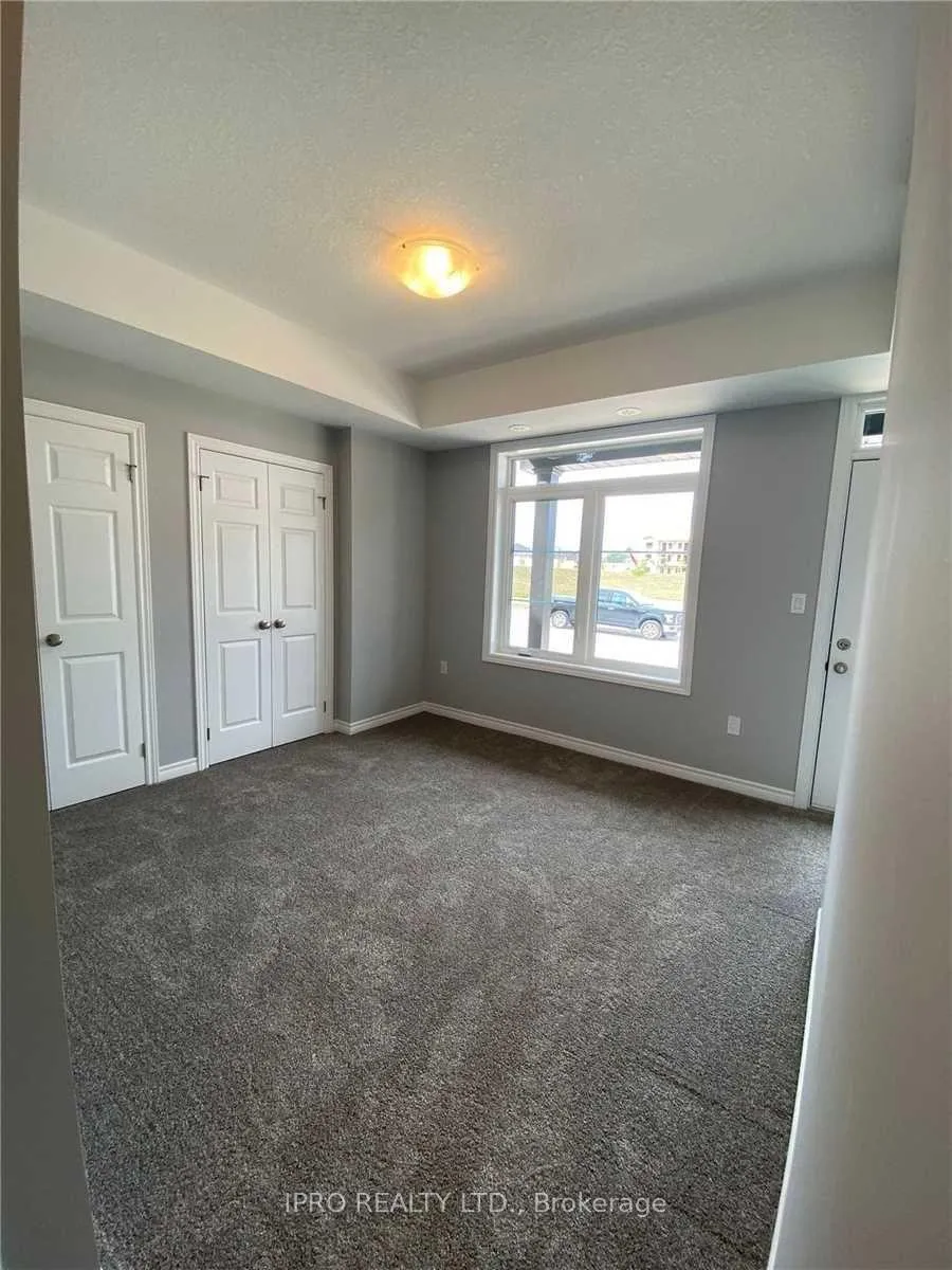 Photo 9 of 182 Wheat Lane, Kitchener — HOMEH