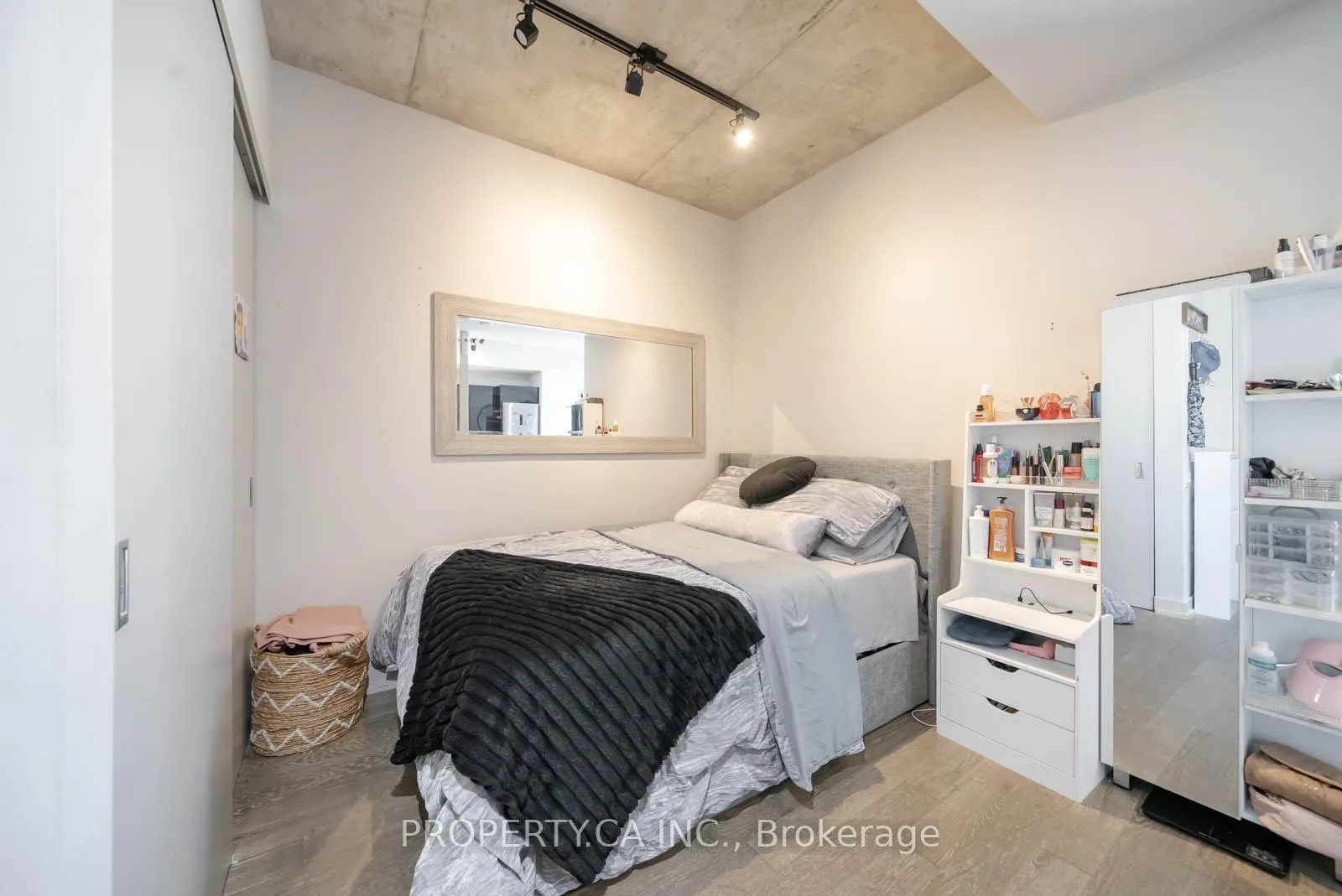 Photo 5 of Unit 325, 39 Brant Street, Toronto, Waterfront Communities — HOMEH