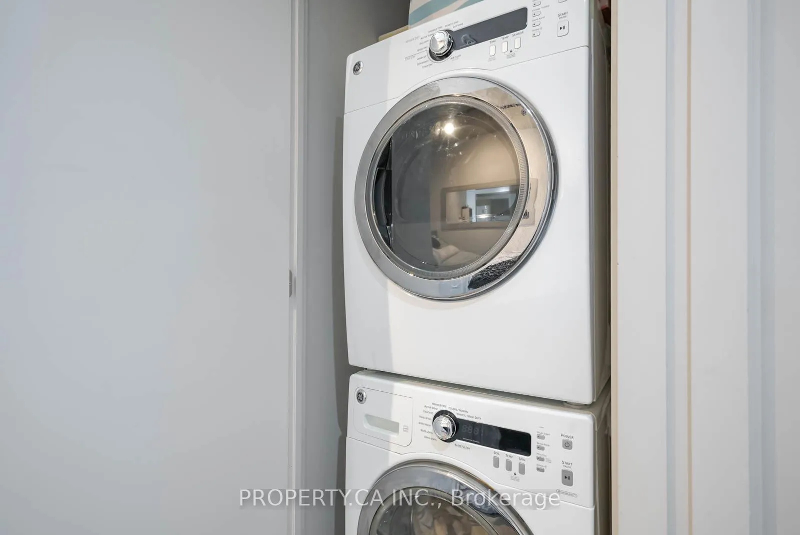 Photo 7 of Unit 325, 39 Brant Street, Toronto, Waterfront Communities — HOMEH
