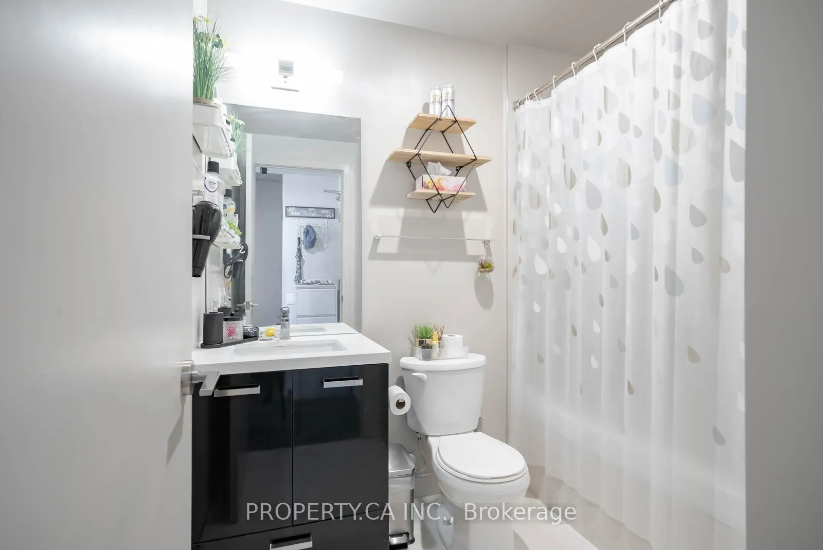 Photo 8 of Unit 325, 39 Brant Street, Toronto, Waterfront Communities — HOMEH