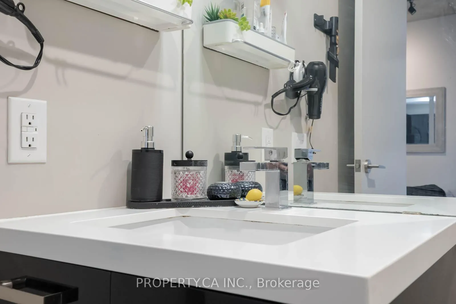 Photo 9 of Unit 325, 39 Brant Street, Toronto, Waterfront Communities — HOMEH