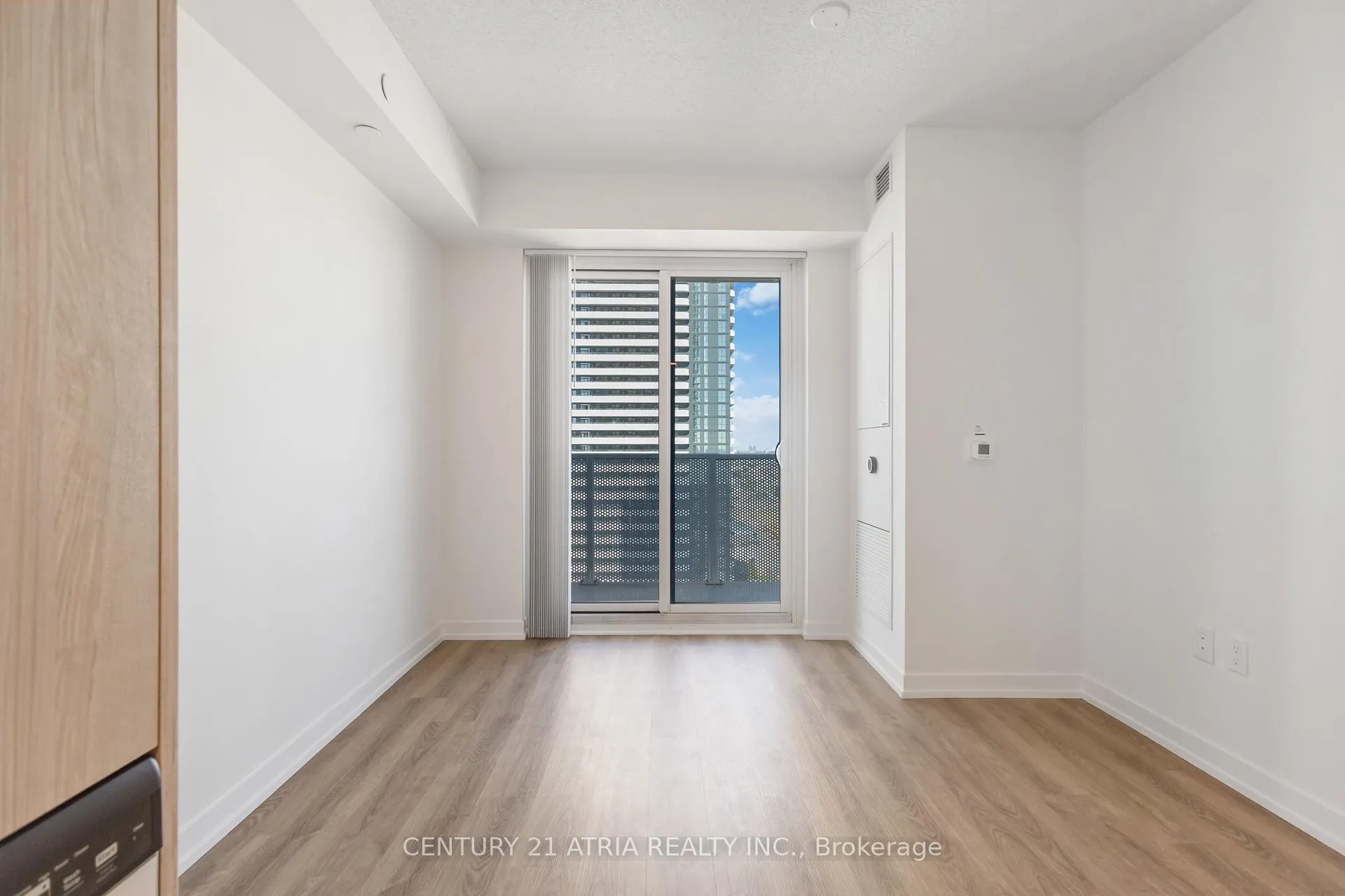 Photo 6 of Unit 2502, 195 Commerce Street, Vaughan, Vaughan Corporate Centre — HOMEH