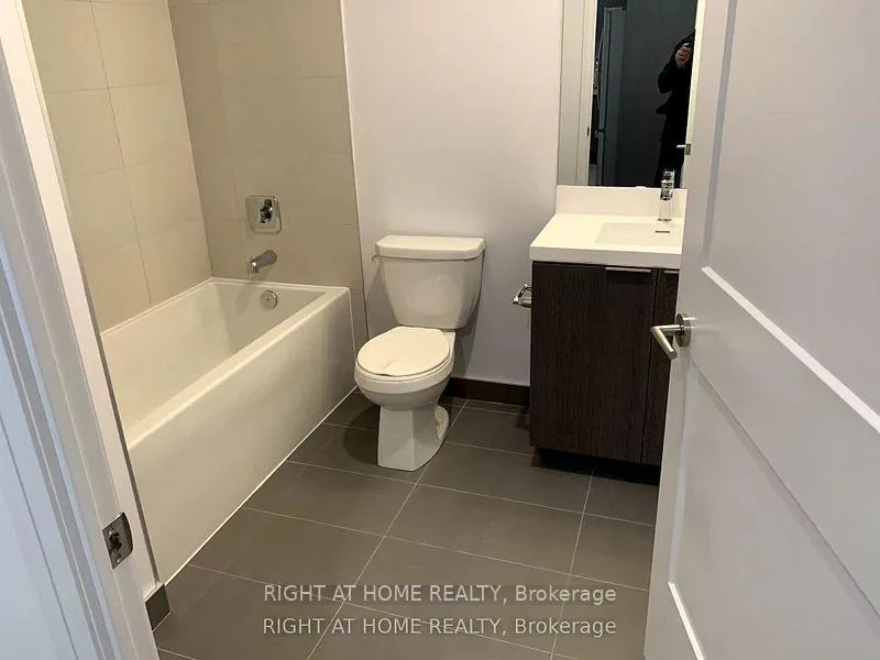 Photo 14 of Unit 515, 50 Dunfield Avenue, Toronto, Mount Pleasant East — HOMEH