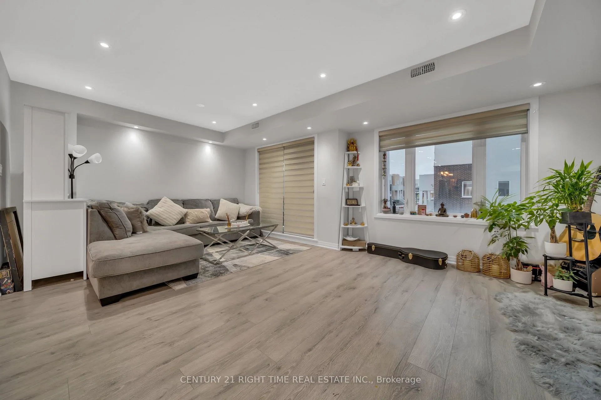 Photo 12 of 78 Progress Crescent, Kitchener — HOMEH