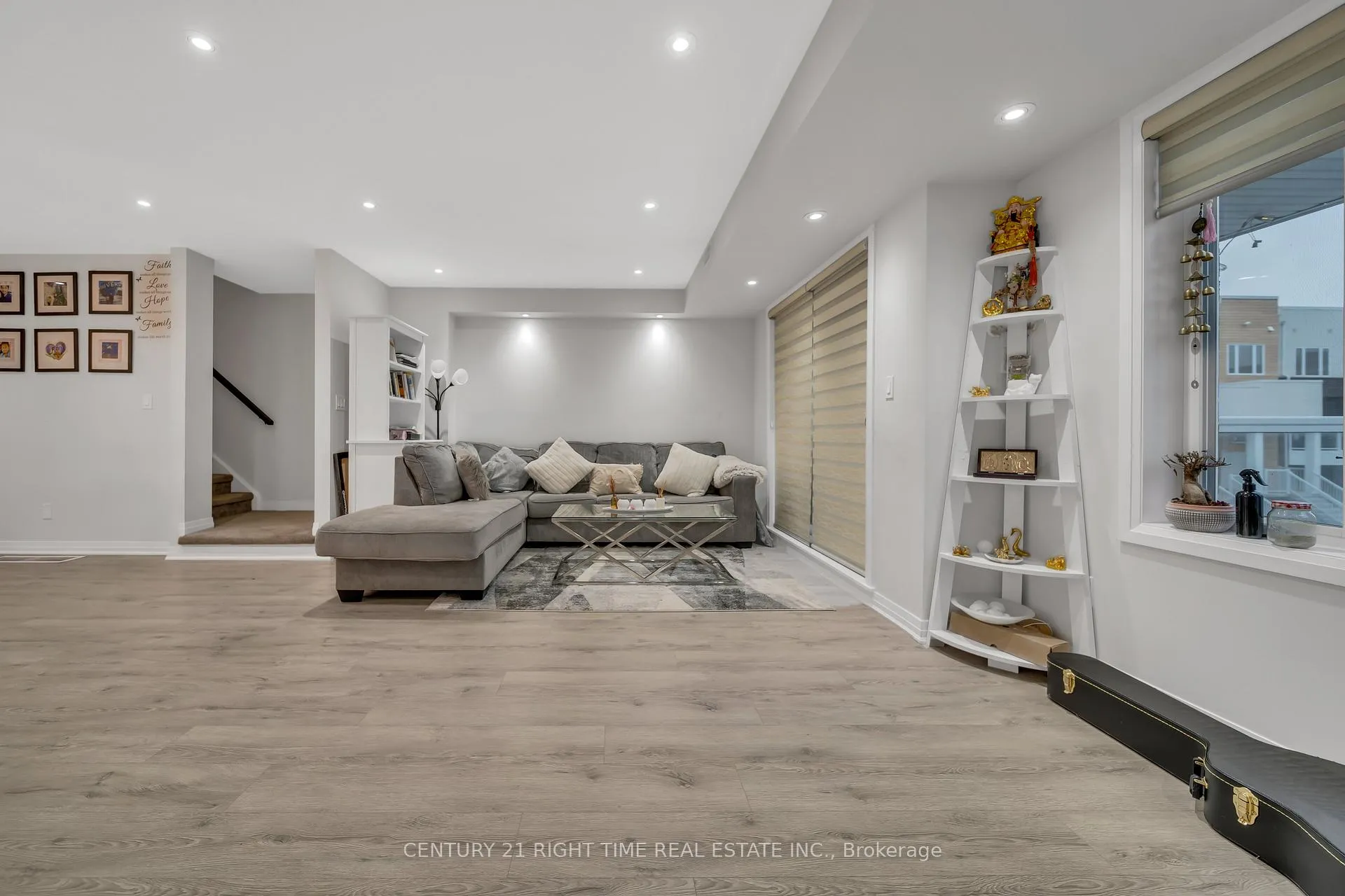 Photo 14 of 78 Progress Crescent, Kitchener — HOMEH