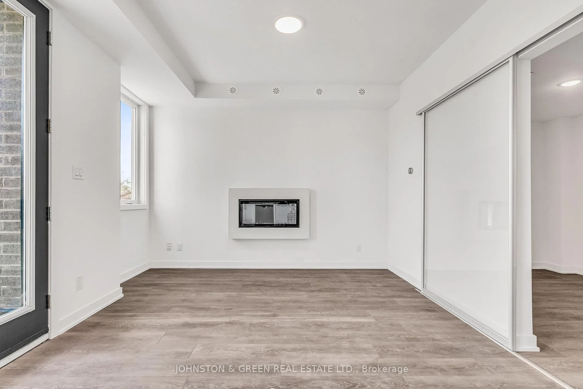 Photo 5 of Unit 12, 1399 O'Connor Drive, Toronto, O'Connor-Parkview — HOMEH